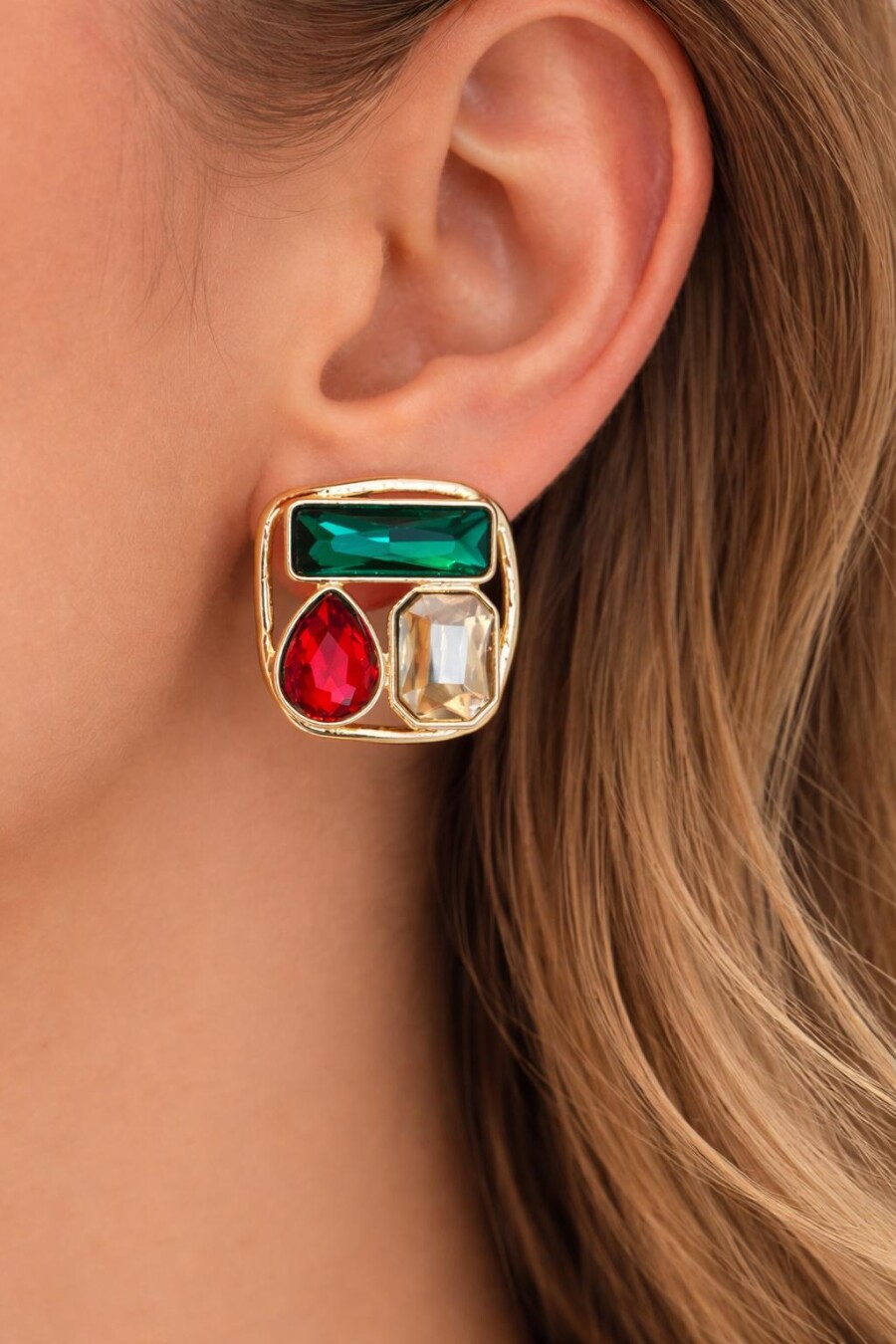 Yeşil Kırmızı Beyaz Taşlı Gold Renk Kare Küpe 39