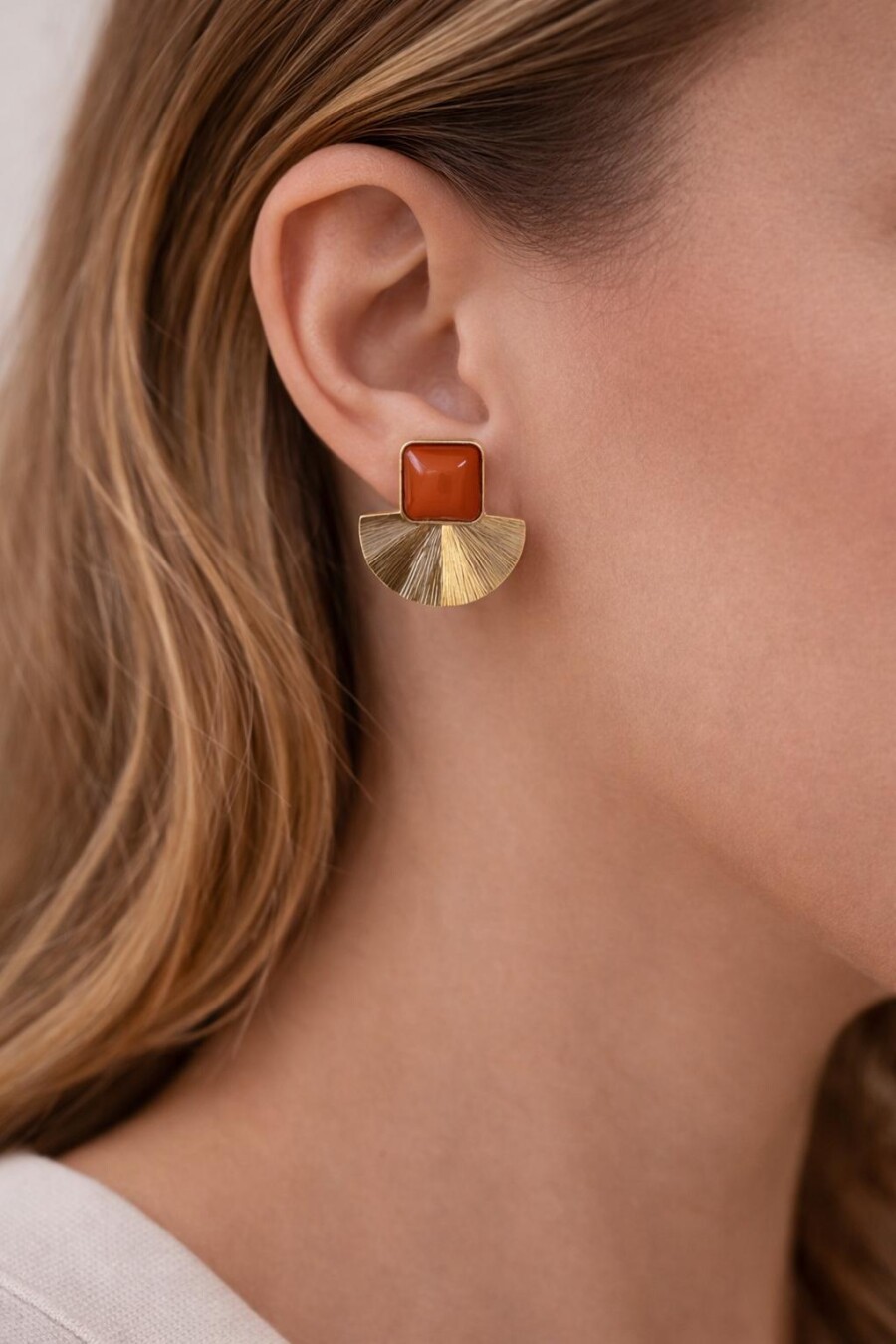 Turuncu Taşlı Gold Renk Küpe 34