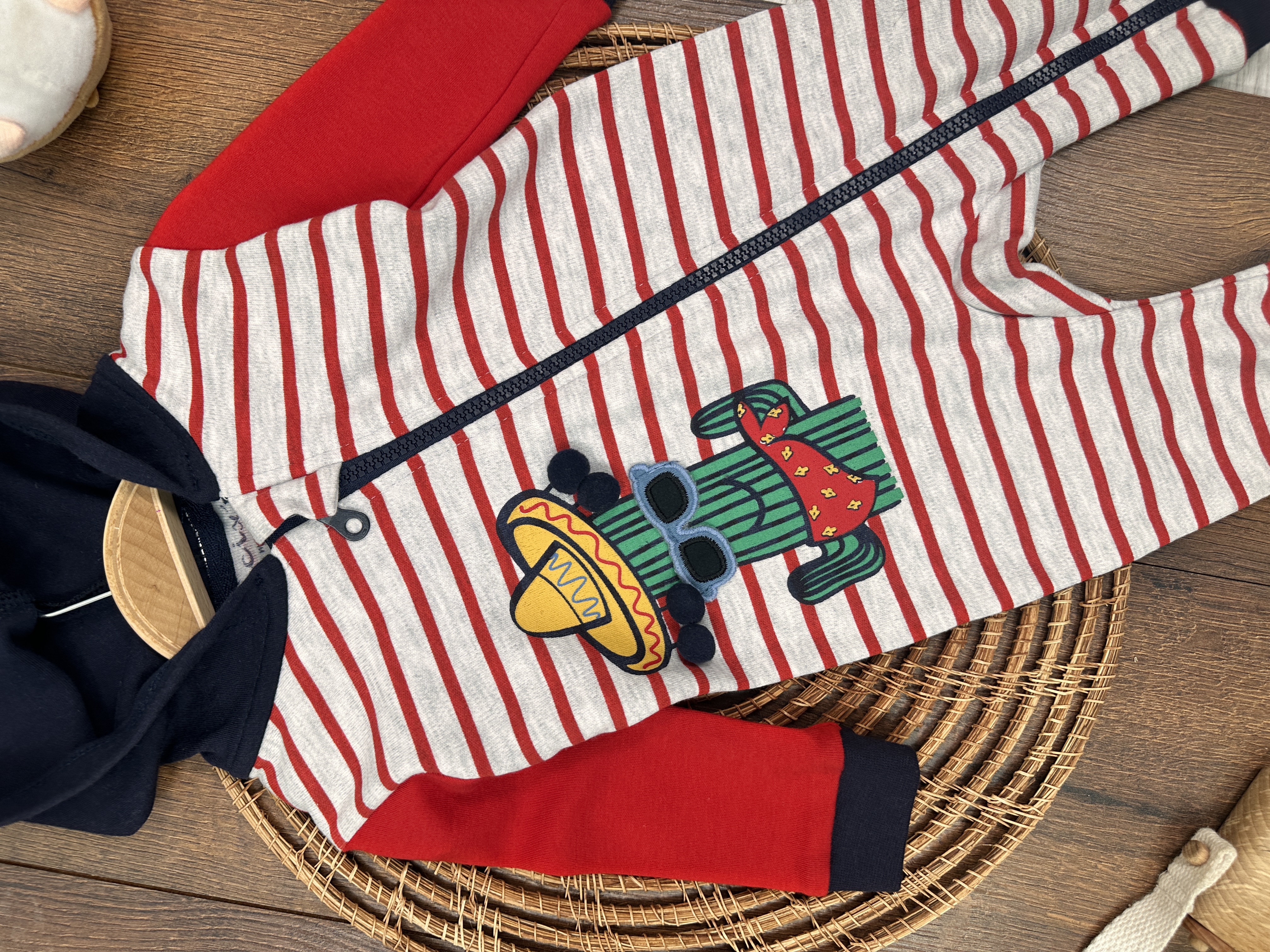 Pamuklu Kaktüs Desenli Kapüşonlu Erkek Bebek Tek Parça Tulum