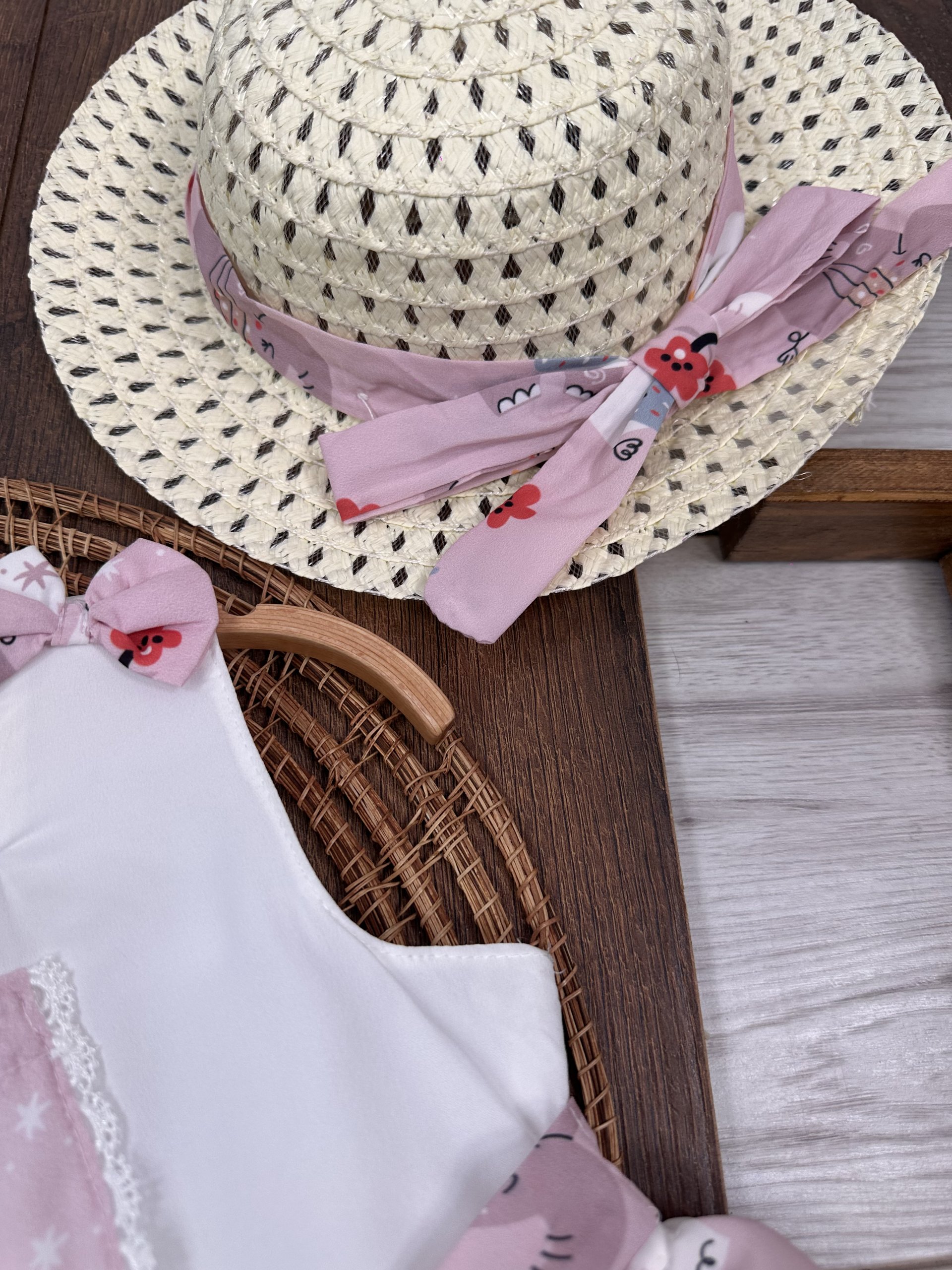 PEMBE ASKILI ŞAPKALI KIZ ÇOCUK & BEBEK ELBİSE
