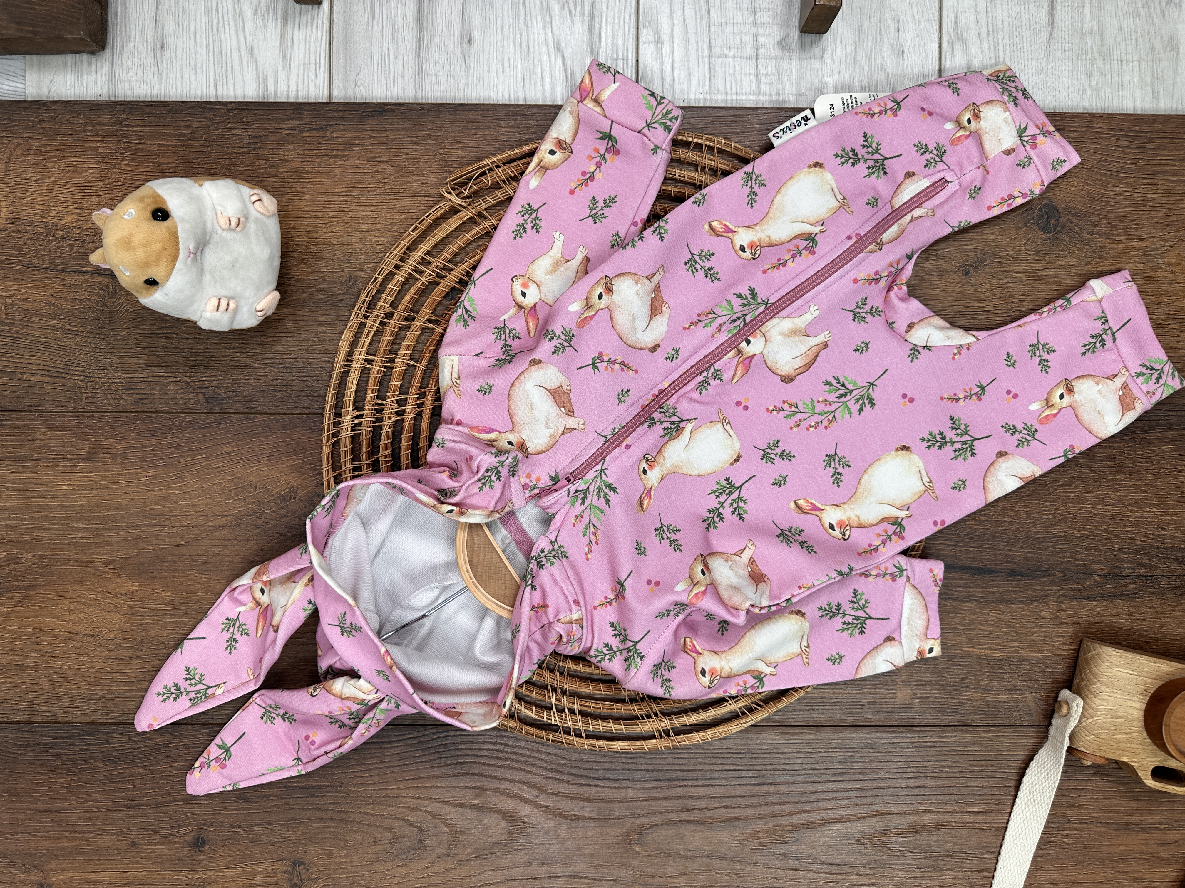 PEMBE RENK KIZ ÇOCUK TAVŞAN KULAK KAPİŞONLU  BİLEK MANŞETLİ FERMUARLI  TULUM