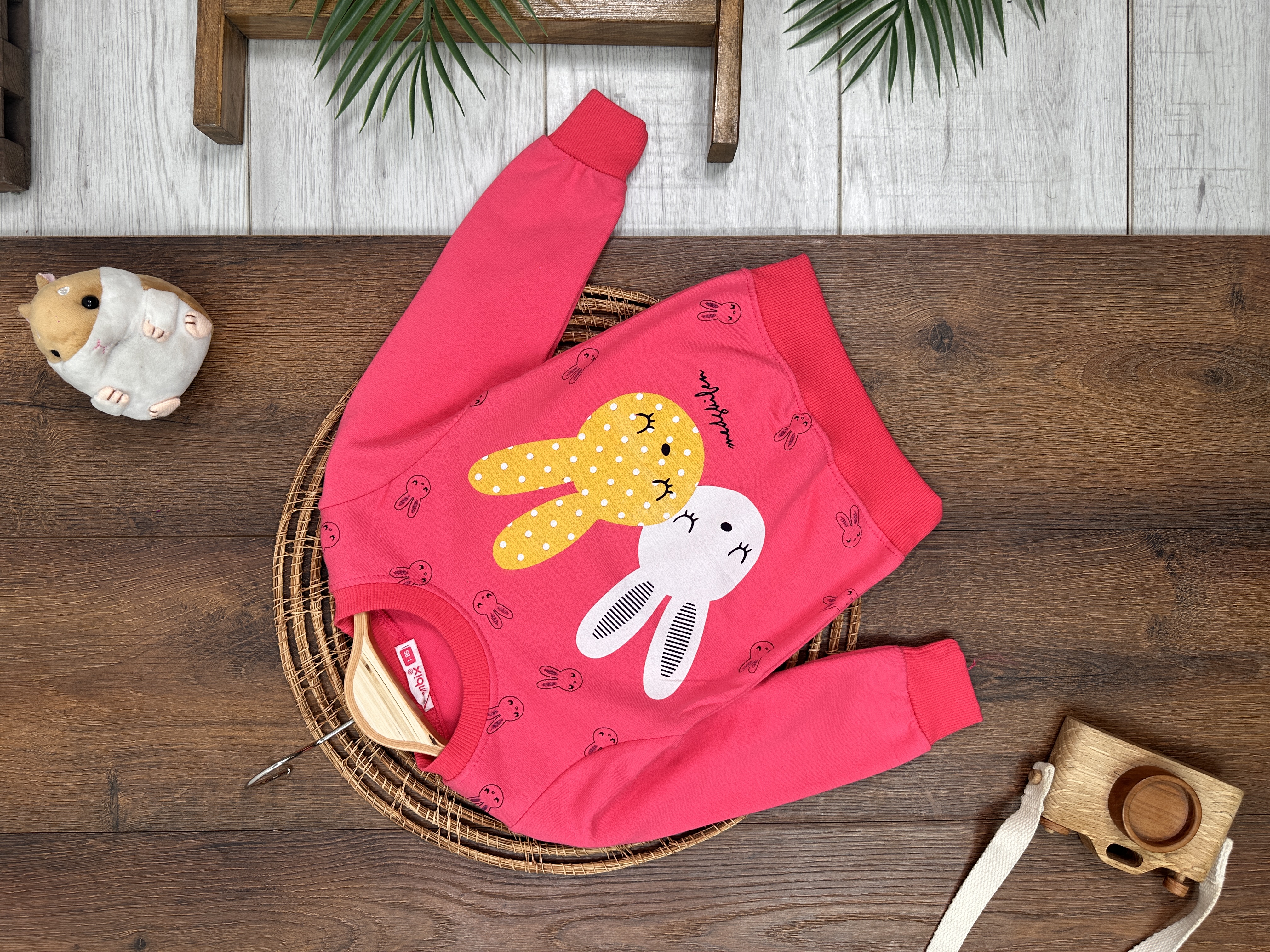 PEMBE RENK PEMBIX YENI SEZON UZUN KOLLU, LASTİKLİ PAÇA, PAMUKLU, TAVŞAN DESENLİ, YAZLIK KIZ ÇOCUK & BEBEK SWEATSHIRT