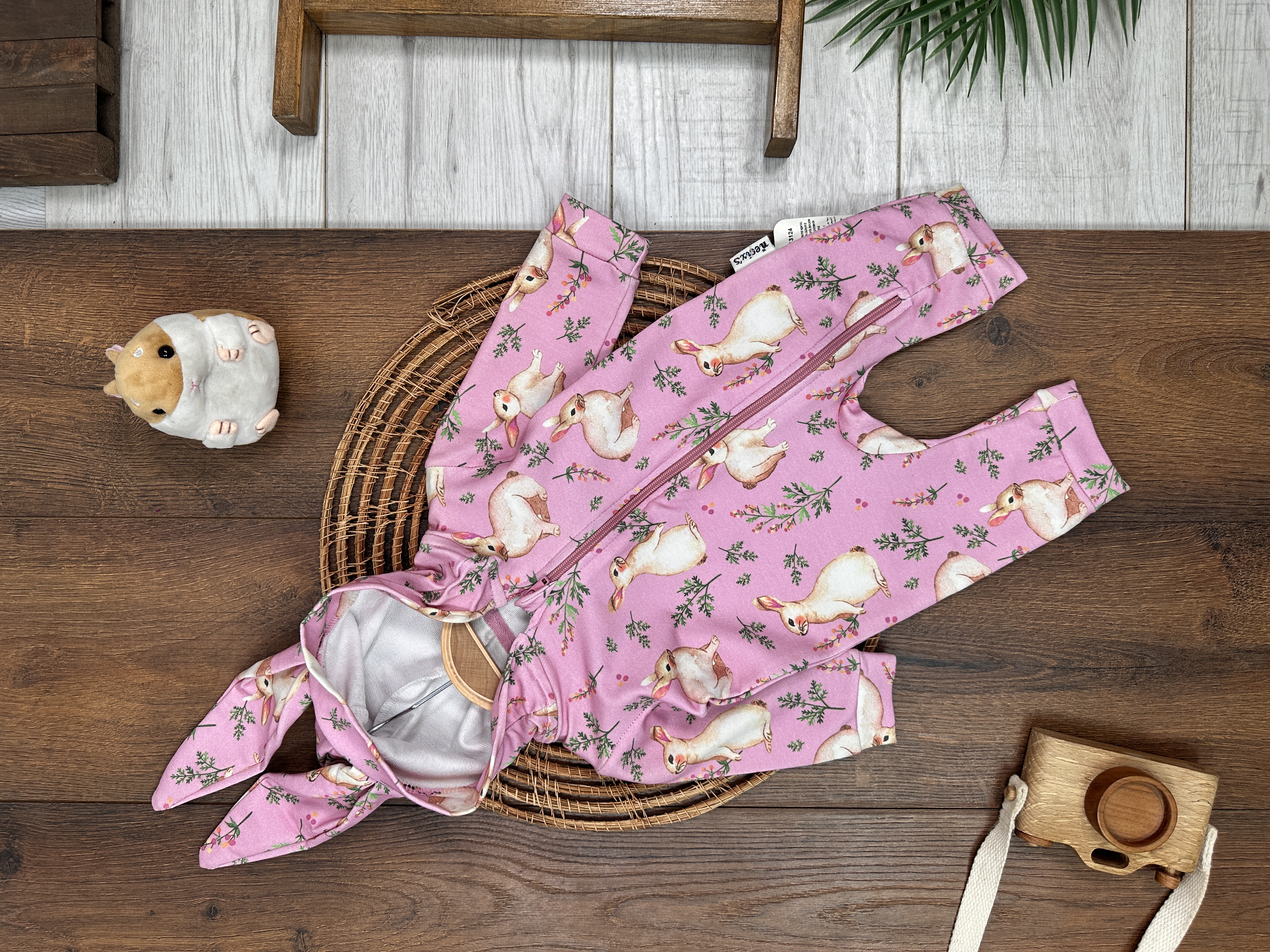 PEMBE RENK KIZ ÇOCUK TAVŞAN KULAK KAPİŞONLU  BİLEK MANŞETLİ FERMUARLI  TULUM