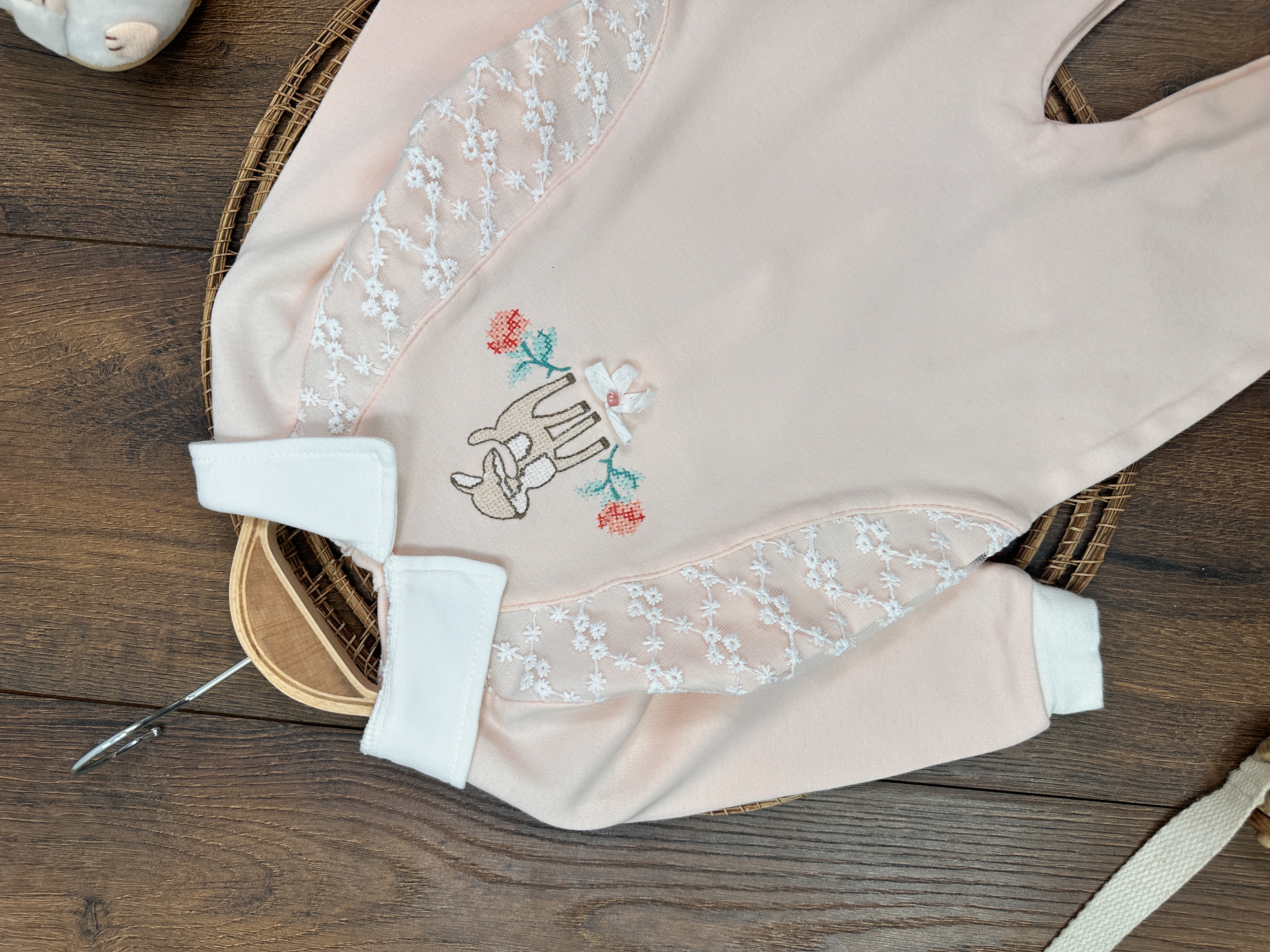 Pamuklu Nakışlı Dantel Detaylı Kız Bebek Tulum