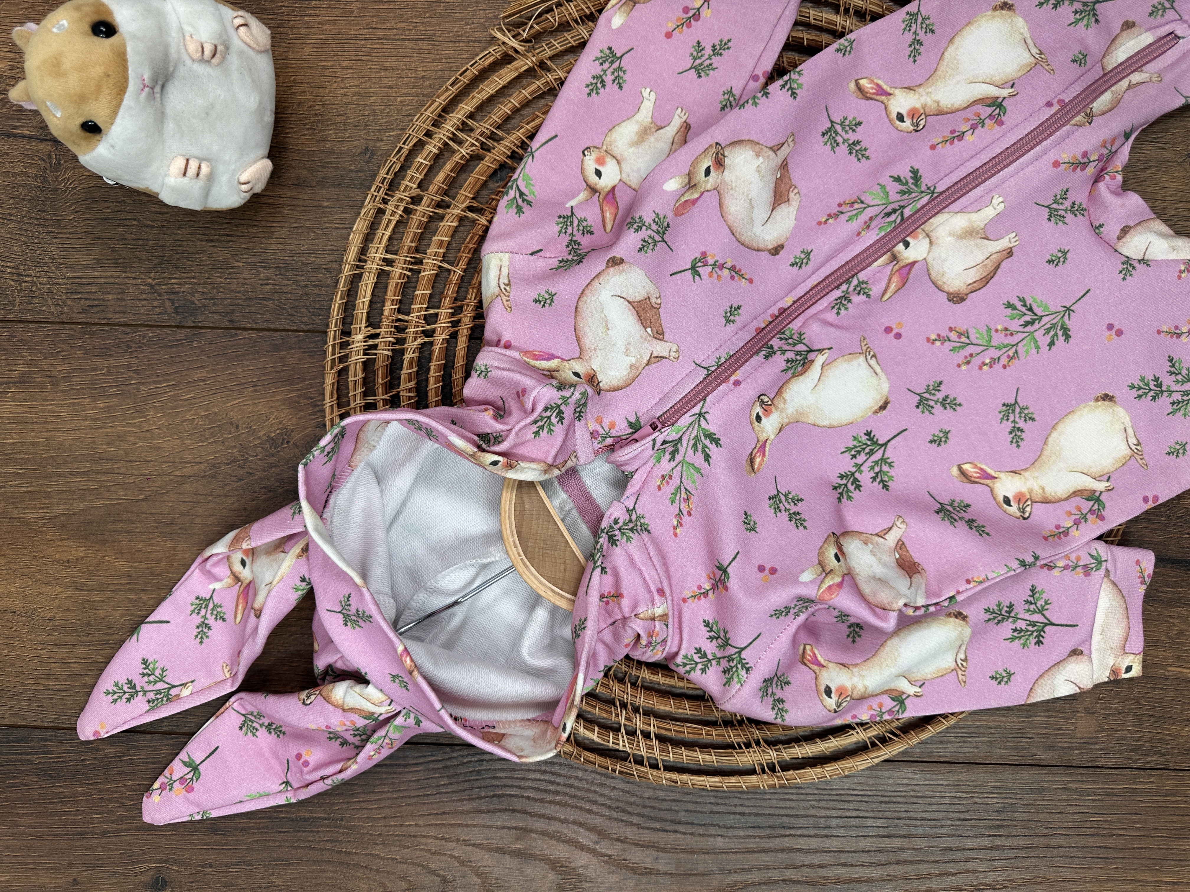 PEMBE RENK KIZ ÇOCUK TAVŞAN KULAK KAPİŞONLU  BİLEK MANŞETLİ FERMUARLI  TULUM