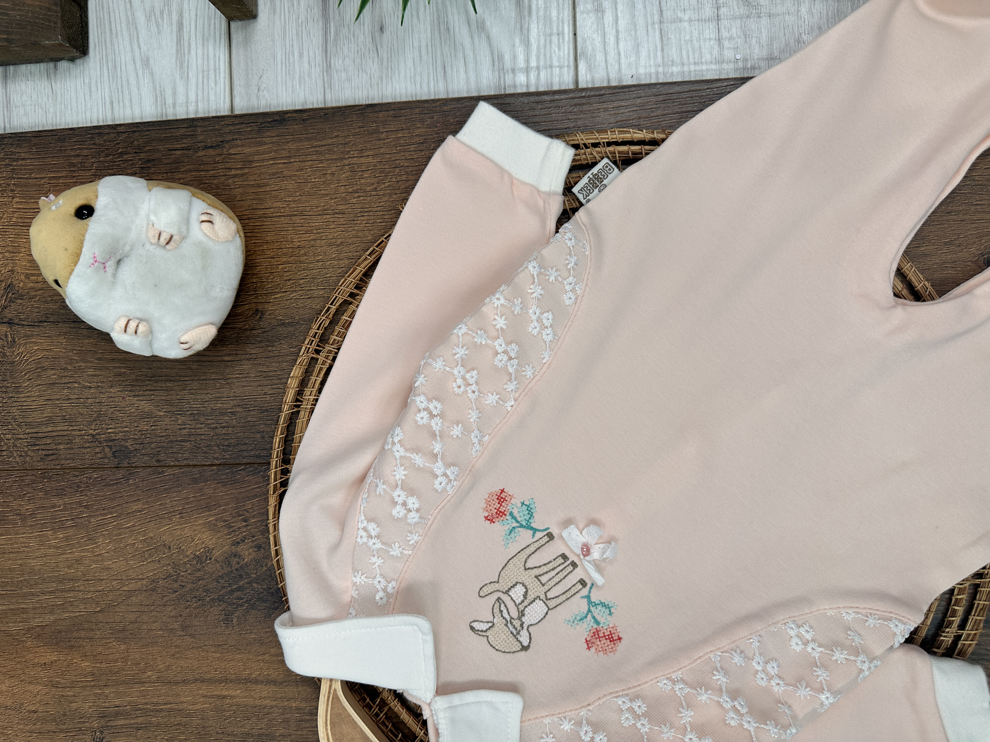 Pamuklu Nakışlı Dantel Detaylı Kız Bebek Tulum