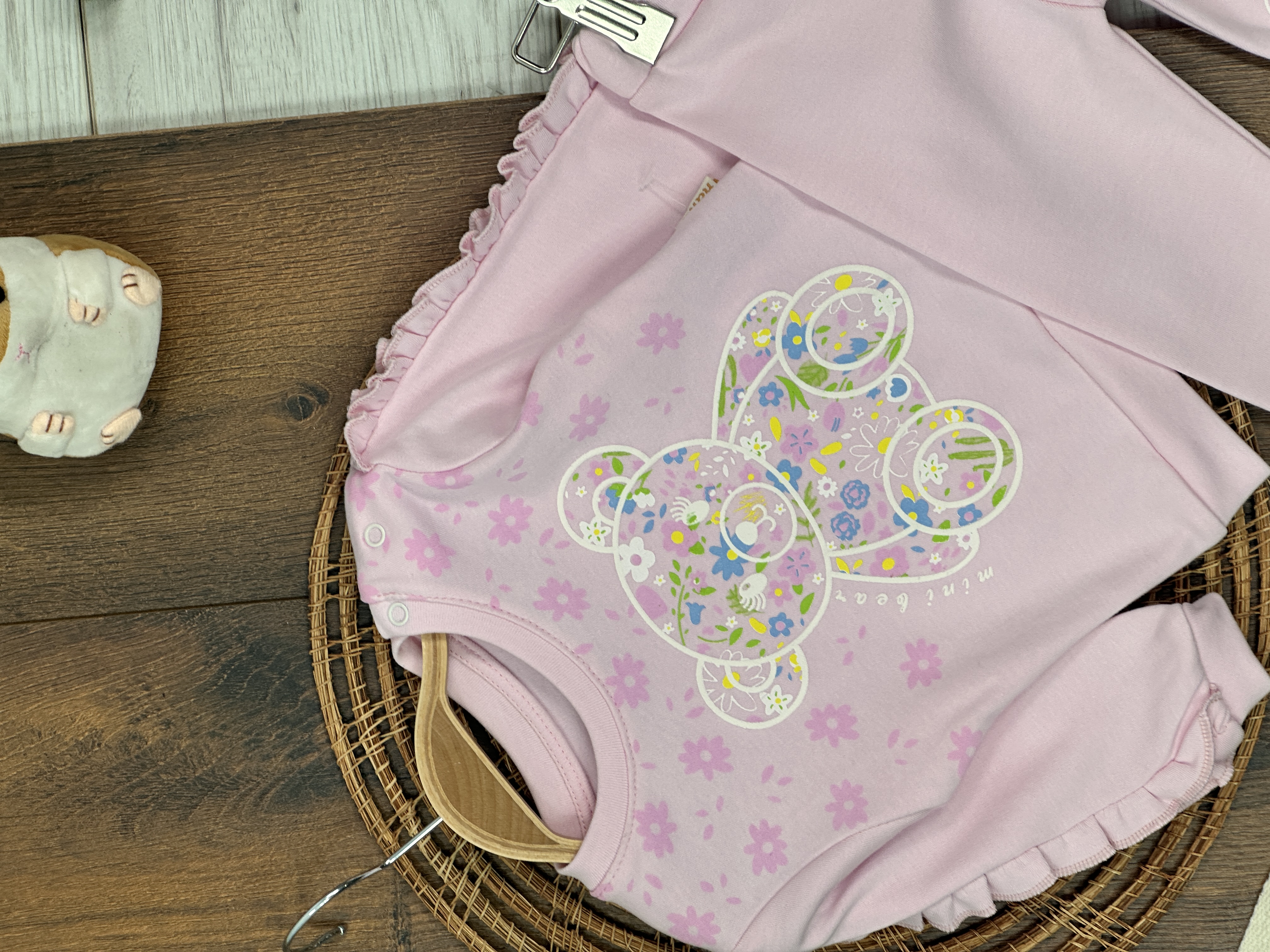 PEMBE RENK KIZ ÇOCUK & BEBEK BİSİKLET YAKA LASTİKLİ PAÇA ÇİÇEK DETAYLI ALT ÜST TAKIM