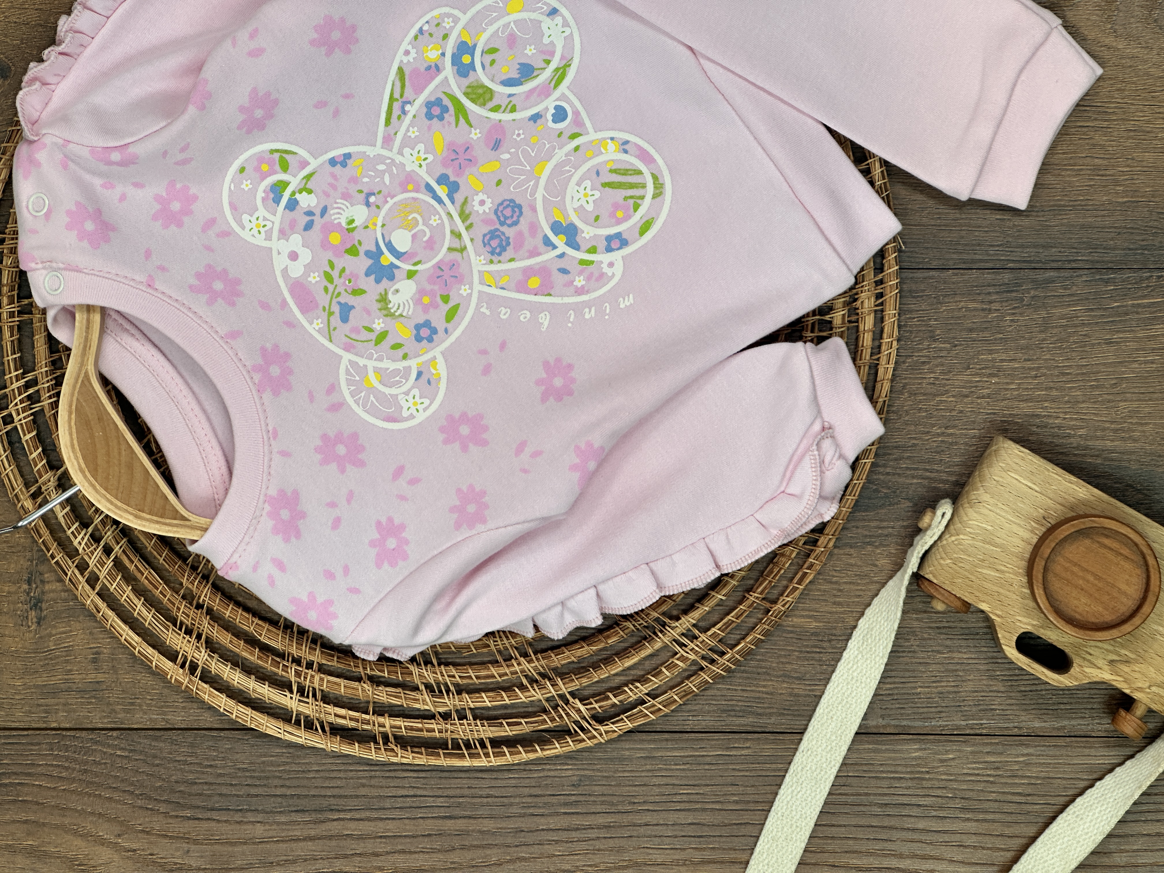 PEMBE RENK KIZ ÇOCUK & BEBEK BİSİKLET YAKA LASTİKLİ PAÇA ÇİÇEK DETAYLI ALT ÜST TAKIM