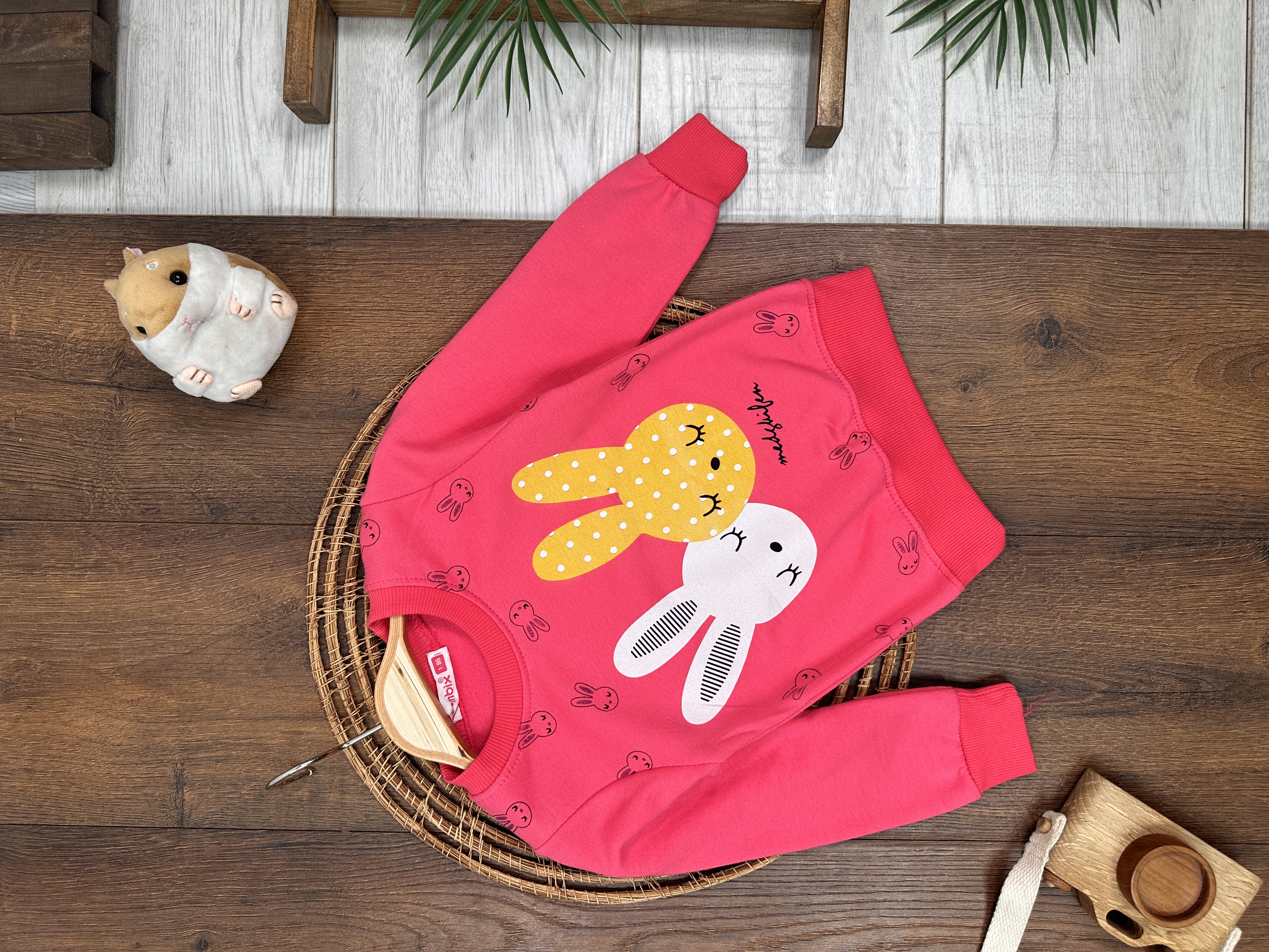 PEMBE RENK PEMBIX YENI SEZON UZUN KOLLU, LASTİKLİ PAÇA, PAMUKLU, TAVŞAN DESENLİ, YAZLIK KIZ ÇOCUK & BEBEK SWEATSHIRT