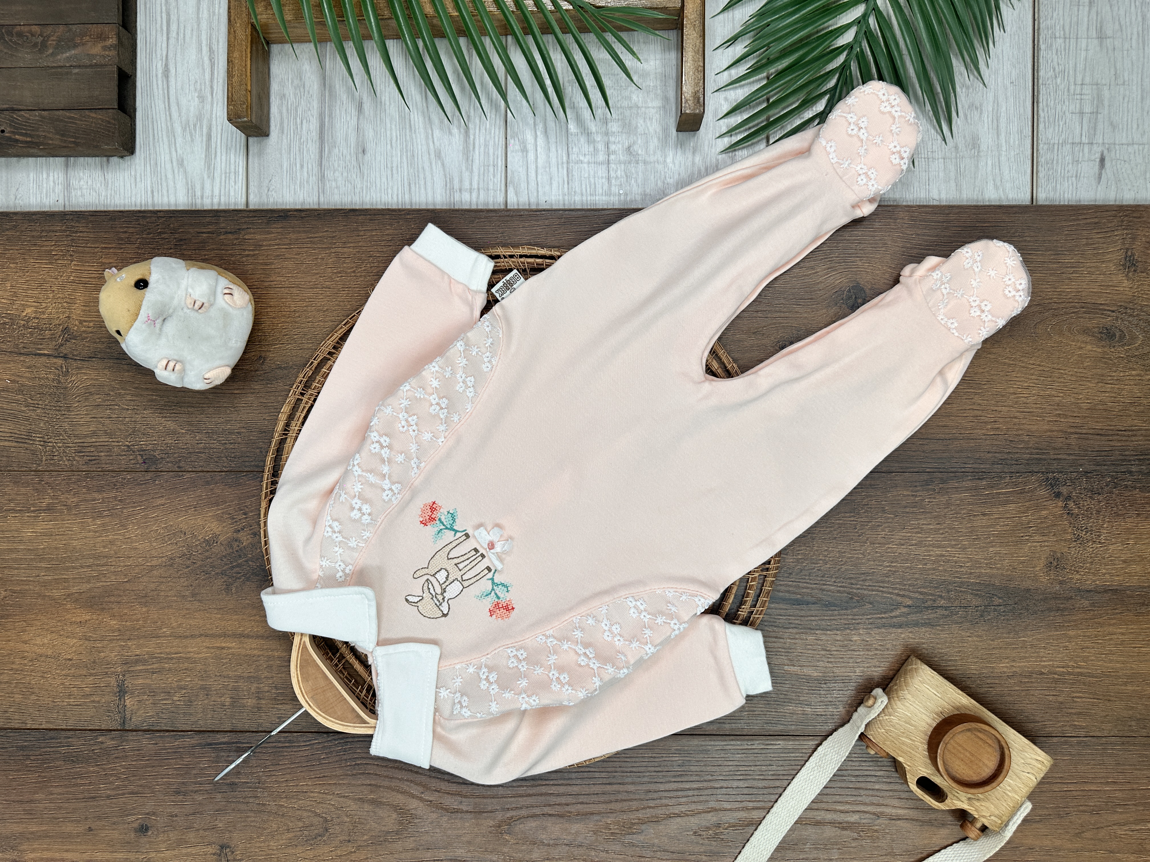 Pamuklu Nakışlı Dantel Detaylı Kız Bebek Tulum