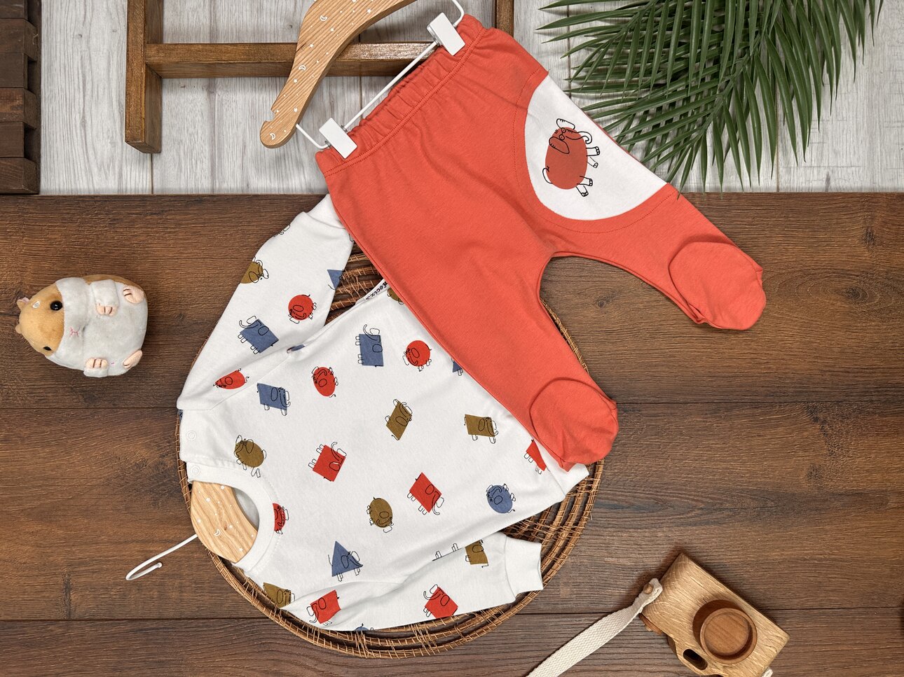 TURUNCU RENK BİSİKLET YAKA PAÇA VE BELİ LASTİKLİ 2 PARÇA ERKEK  BEBEK ALT ÜST TAKIM