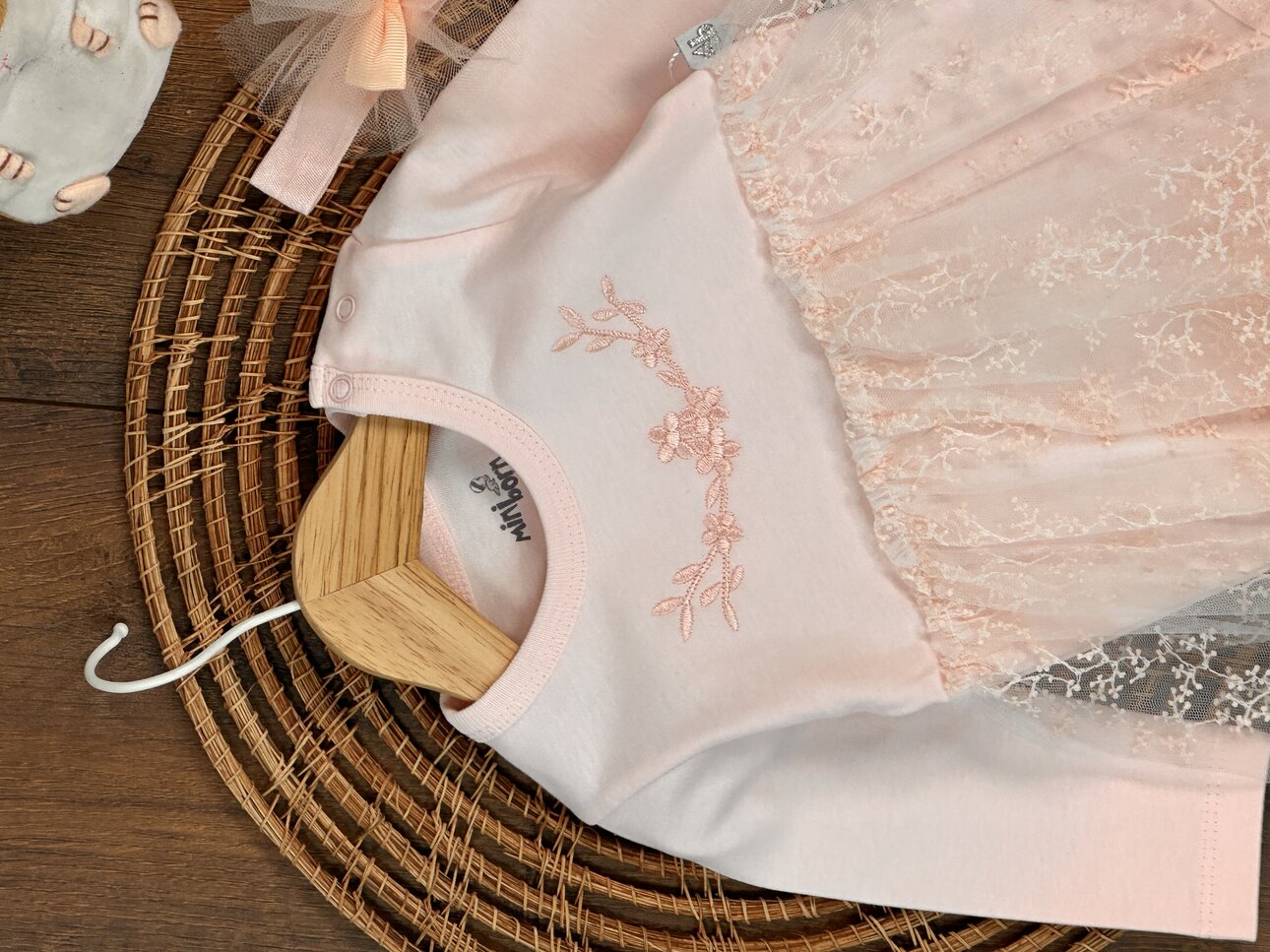 Pamuklu Nakışlı Dantelli Kız Bebek Tulum