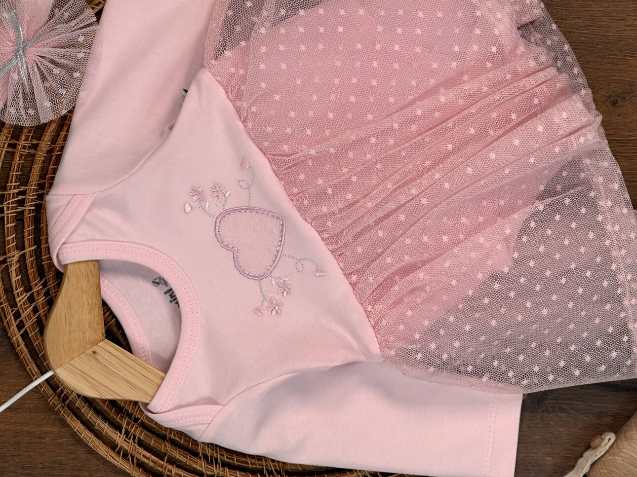 Pamuklu Kalp Nakışlı Tül Detaylı Kız Bebek Elbise