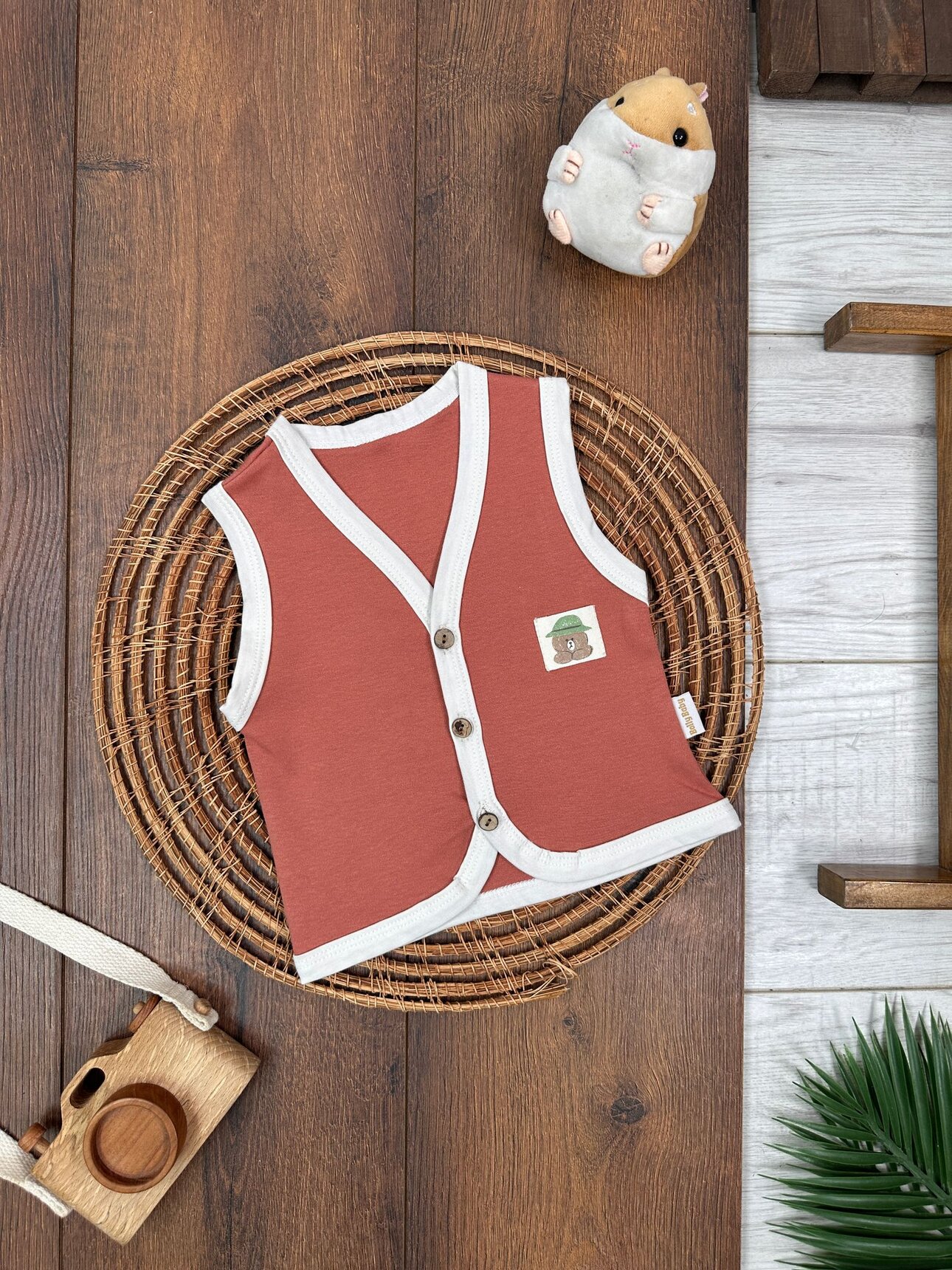 Kahverengi Ayıcık Nakışlı Düğmeli Şık Bebek Hırka