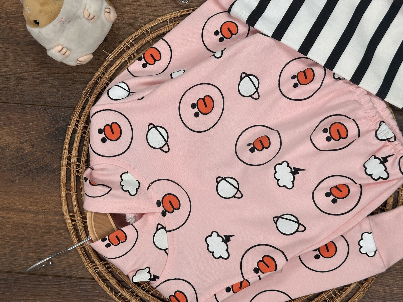 ŞEKER PEMBE KAPİŞONLU UZUN KOLLU LASTİKLİ BEL PAÇA KIZ ÇOCUK & BEBEK ALT ÜST TAKIM