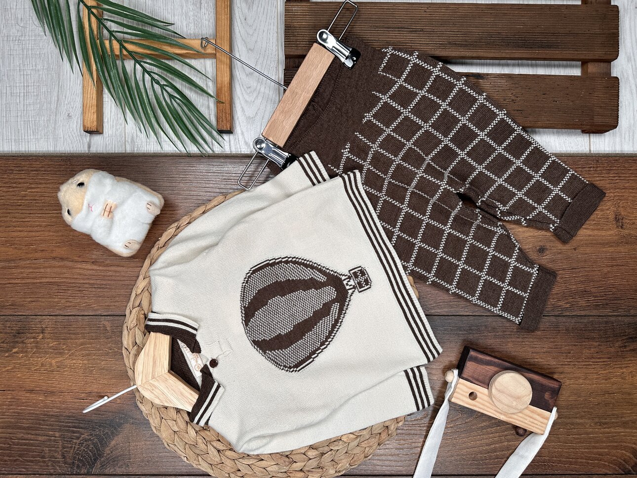 Pamuklu Balon Detayli Yakalı Ekoseli 2li Erkek Bebek Takım