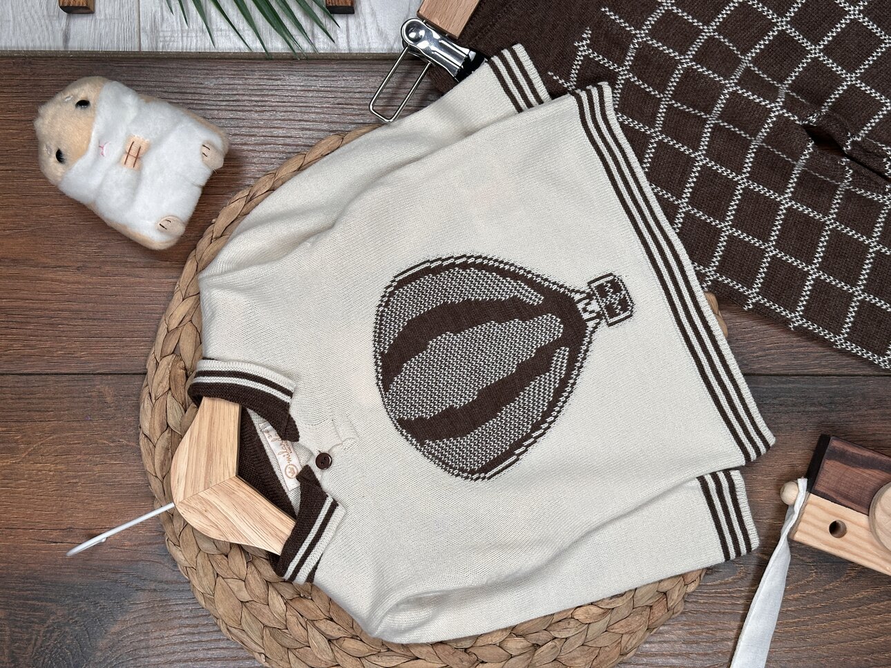 Pamuklu Balon Detayli Yakalı Ekoseli 2li Erkek Bebek Takım