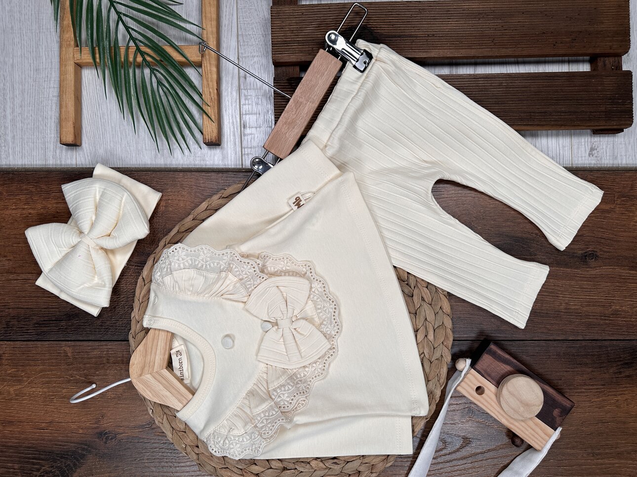 Pamuklu Dantel Detaylı Kız Bebek 3lü Takım