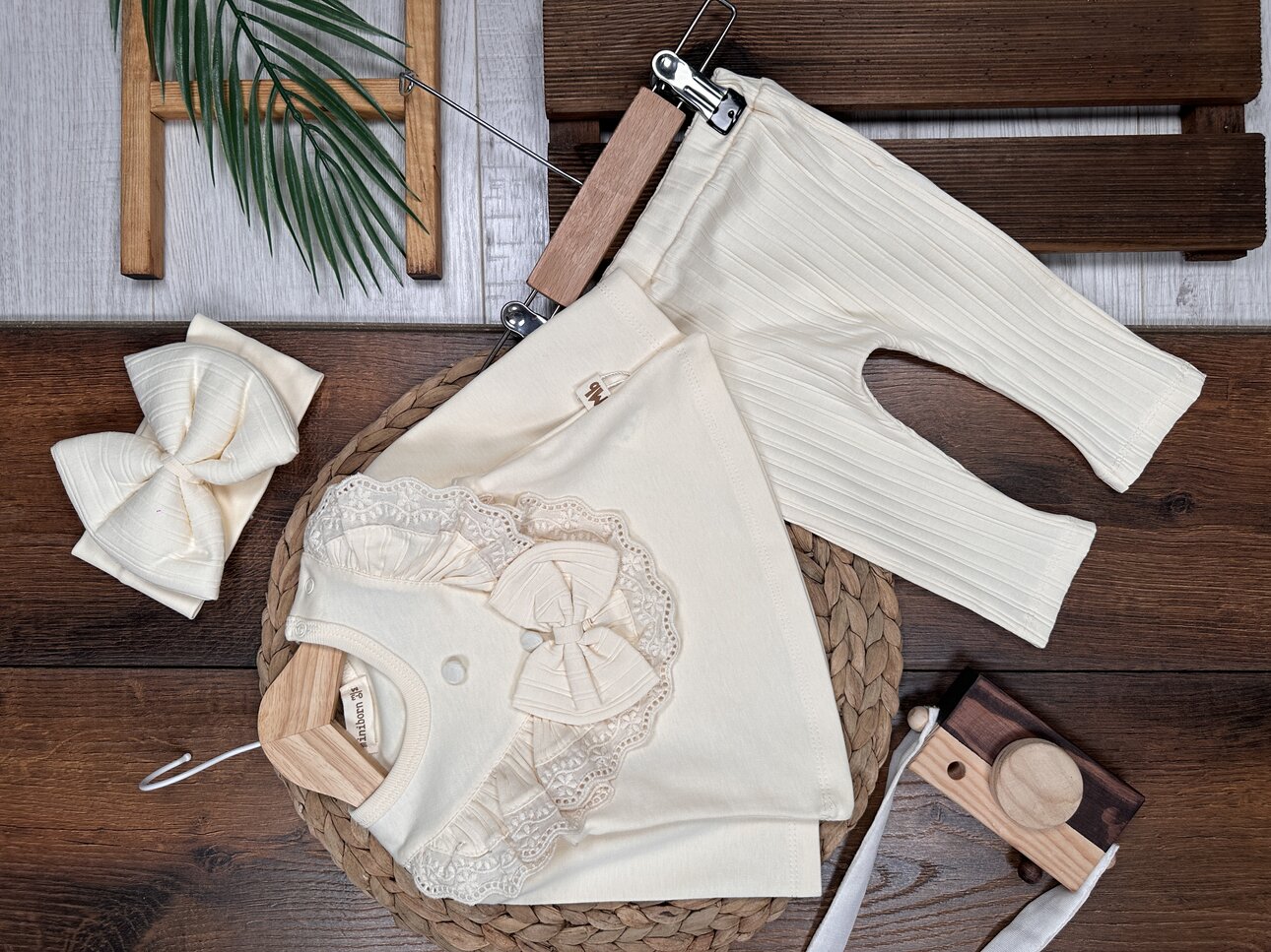 Pamuklu Dantel Detaylı Kız Bebek 3lü Takım