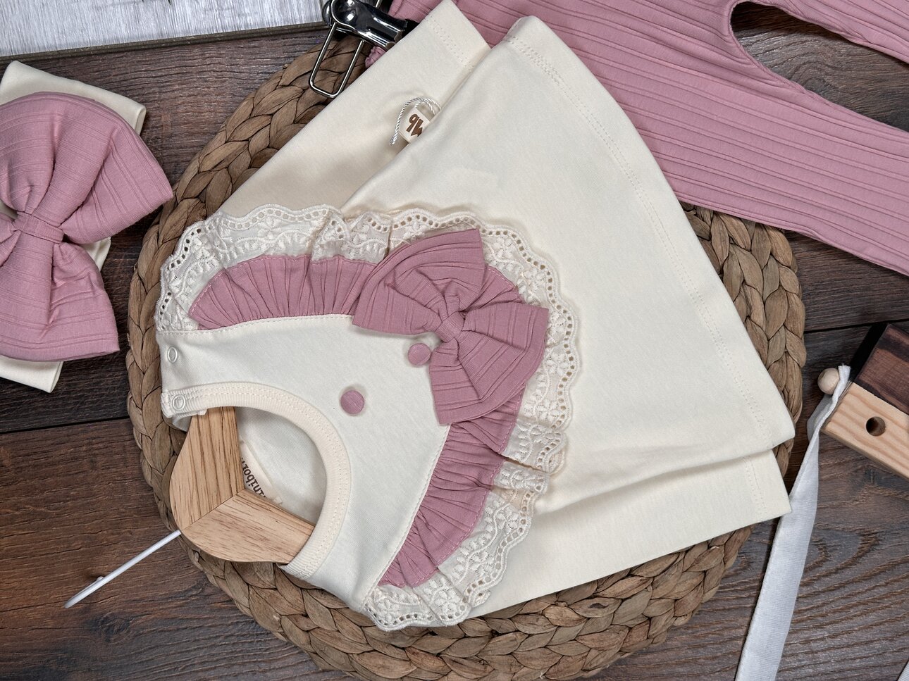 Pamuklu Dantel Detaylı Kız Bebek 3lü Takım