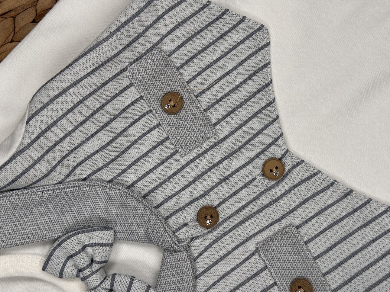 Pamuklu Papyon Detaylı Çizgili Erkek Bebek Tulum