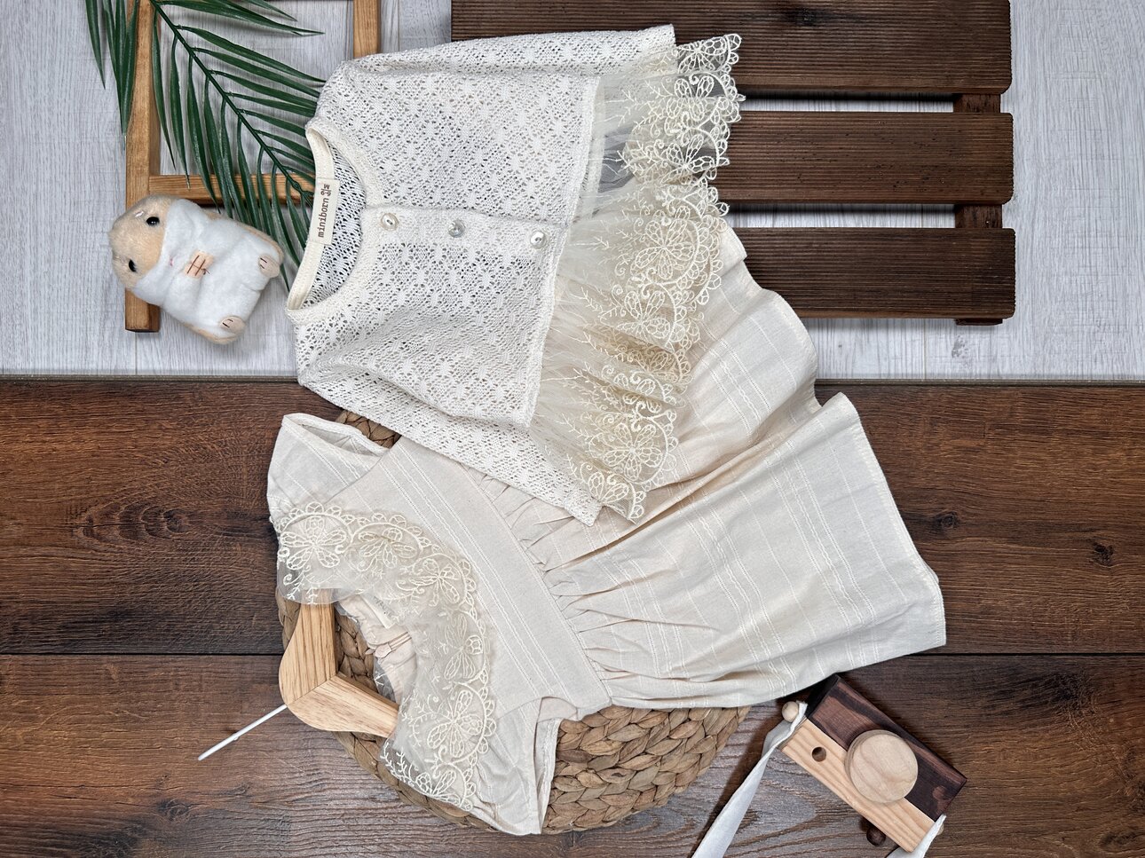 Pamuklu Dantel Detaylı Bolerolu 2li Kız Bebek Elbise