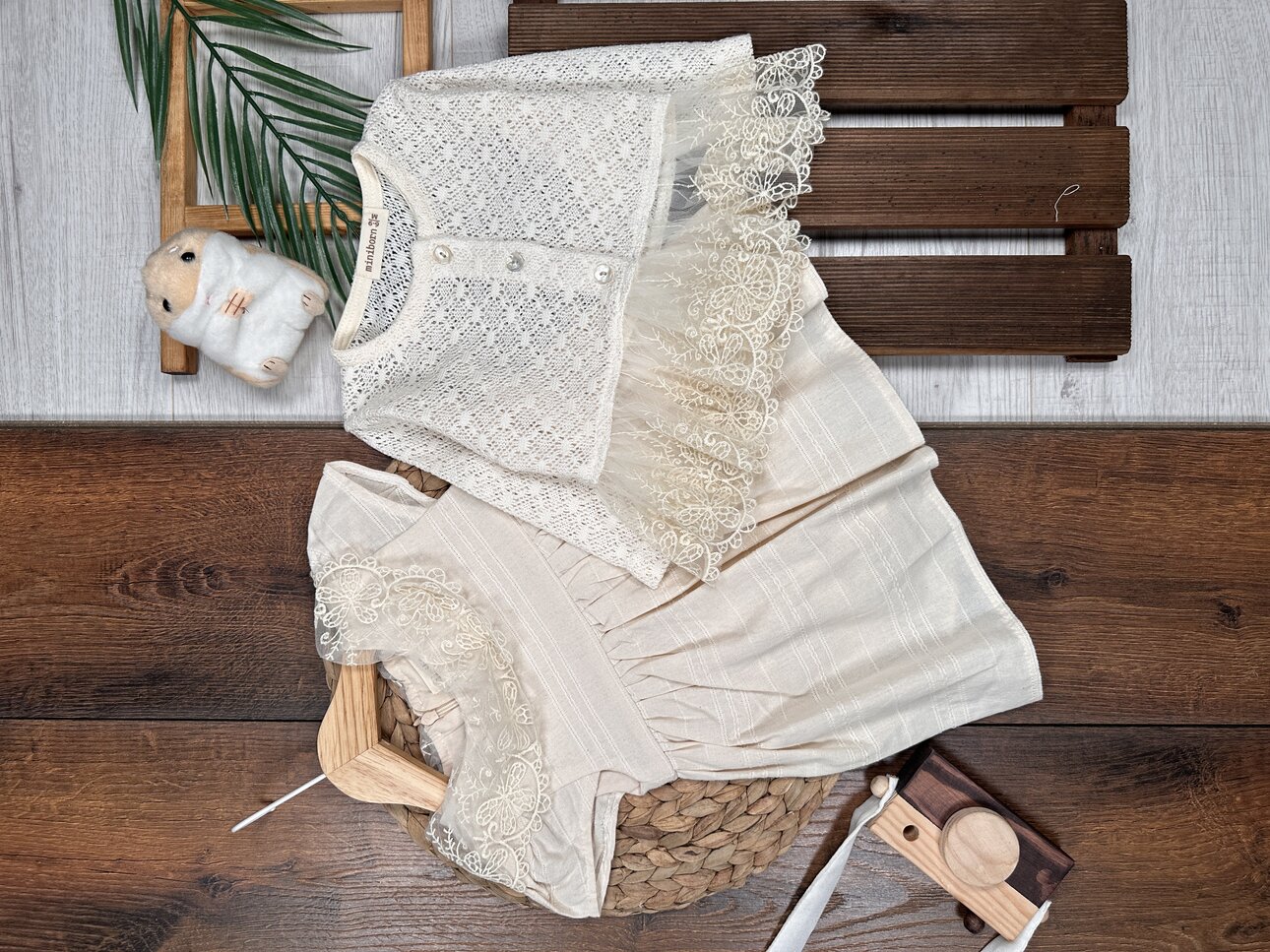 Pamuklu Dantel Detaylı Bolerolu 2li Kız Bebek Elbise