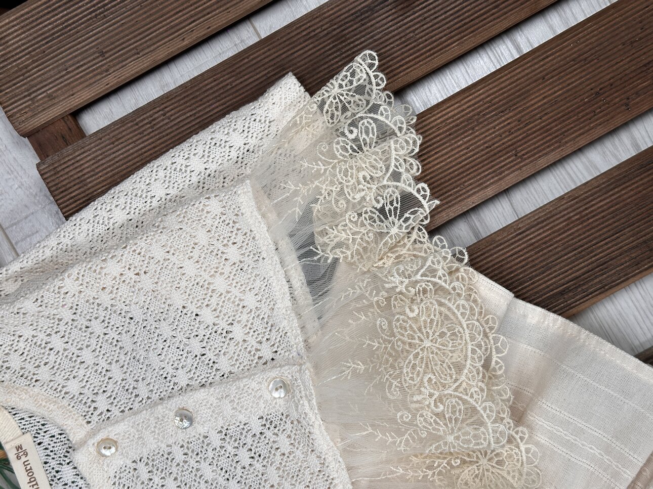 Pamuklu Dantel Detaylı Bolerolu 2li Kız Bebek Elbise