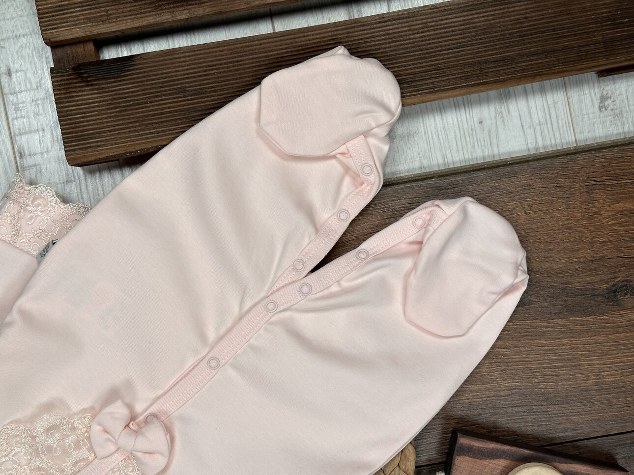 Pamuklu Dantel Detaylı Bandanalı 2 li Tulum Kız Bebek Takım