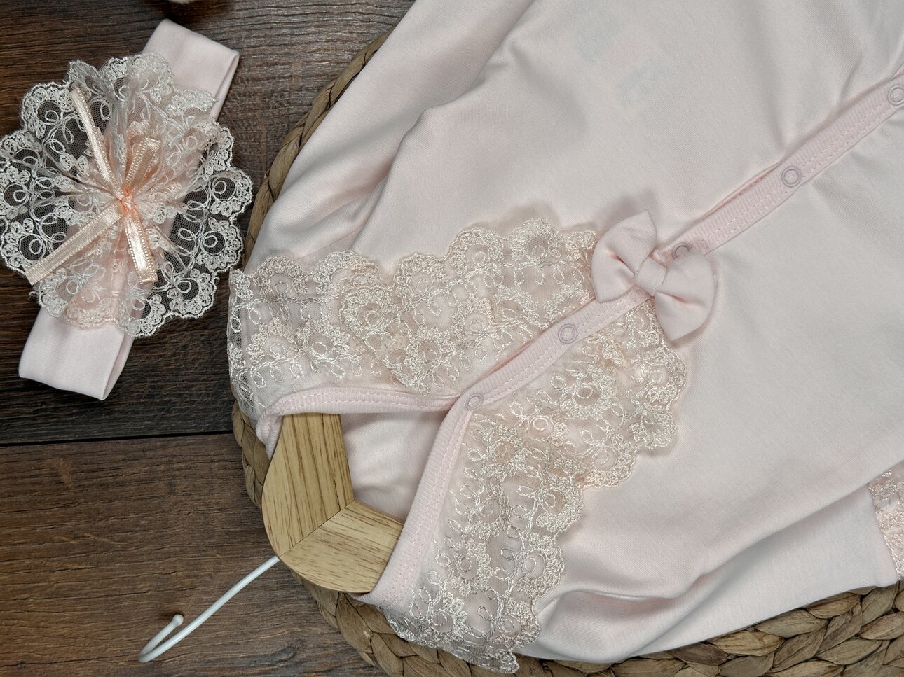 Pamuklu Dantel Detaylı Bandanalı 2 li Tulum Kız Bebek Takım