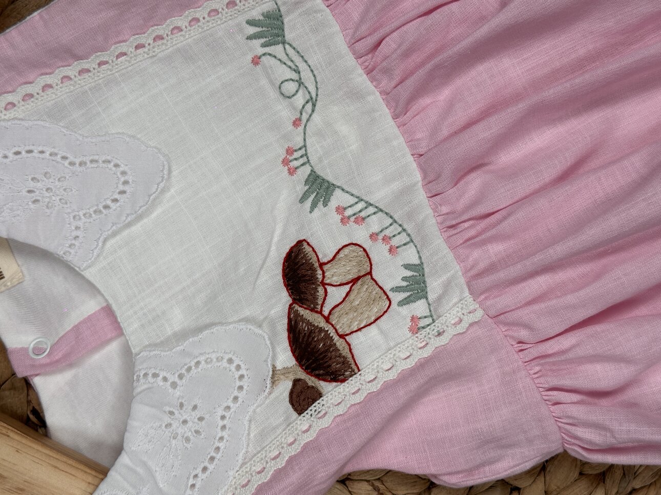 Pamuklu Nakış Detaylı Kız Bebek 2li Takım