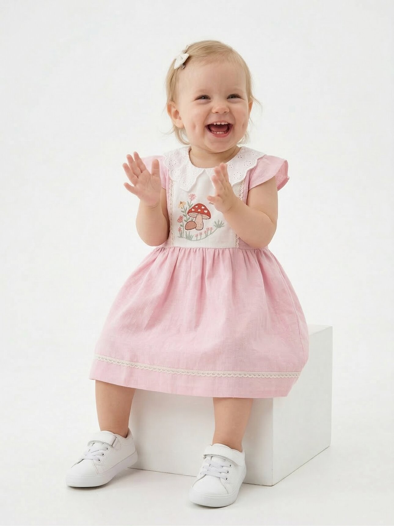 Pamuklu Nakış Detaylı Kız Bebek Elbise