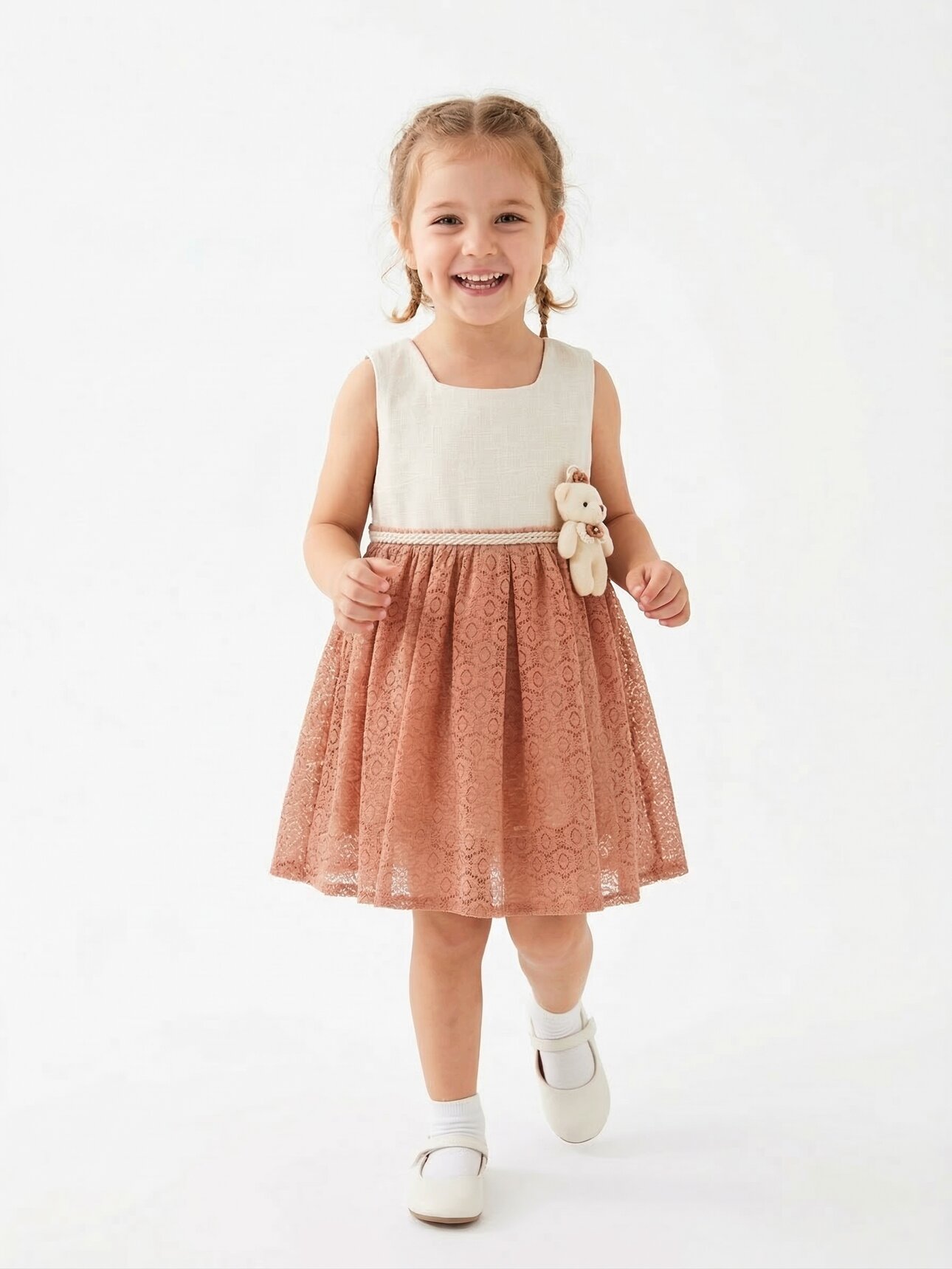 Pamuklu Keten Güpür Etekli Ayıcık Aksesuarlı Kız Bebek Elbise