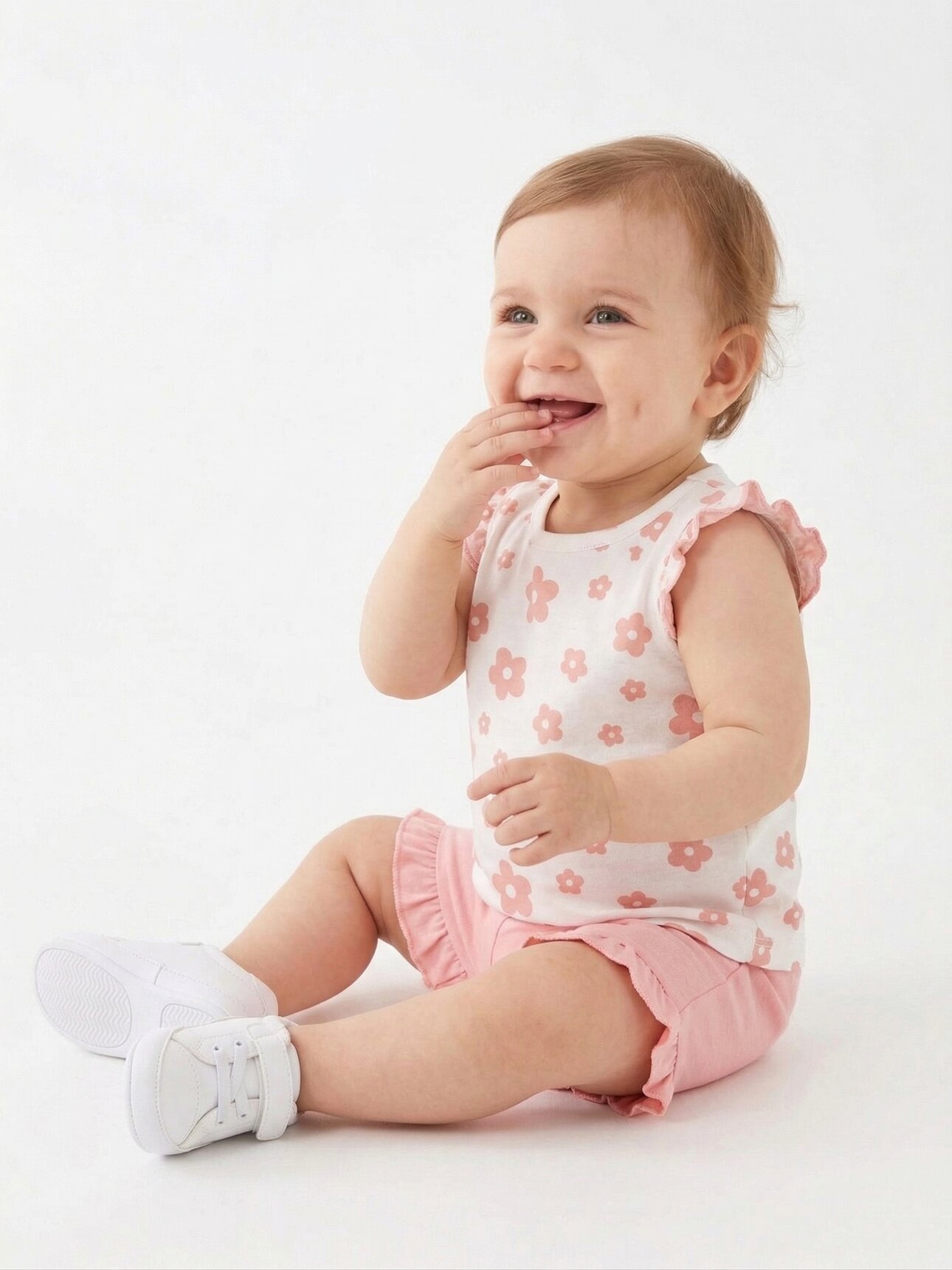 Pamuklu Çiçek Desenli Kız Bebek 2li Şortlu Takım