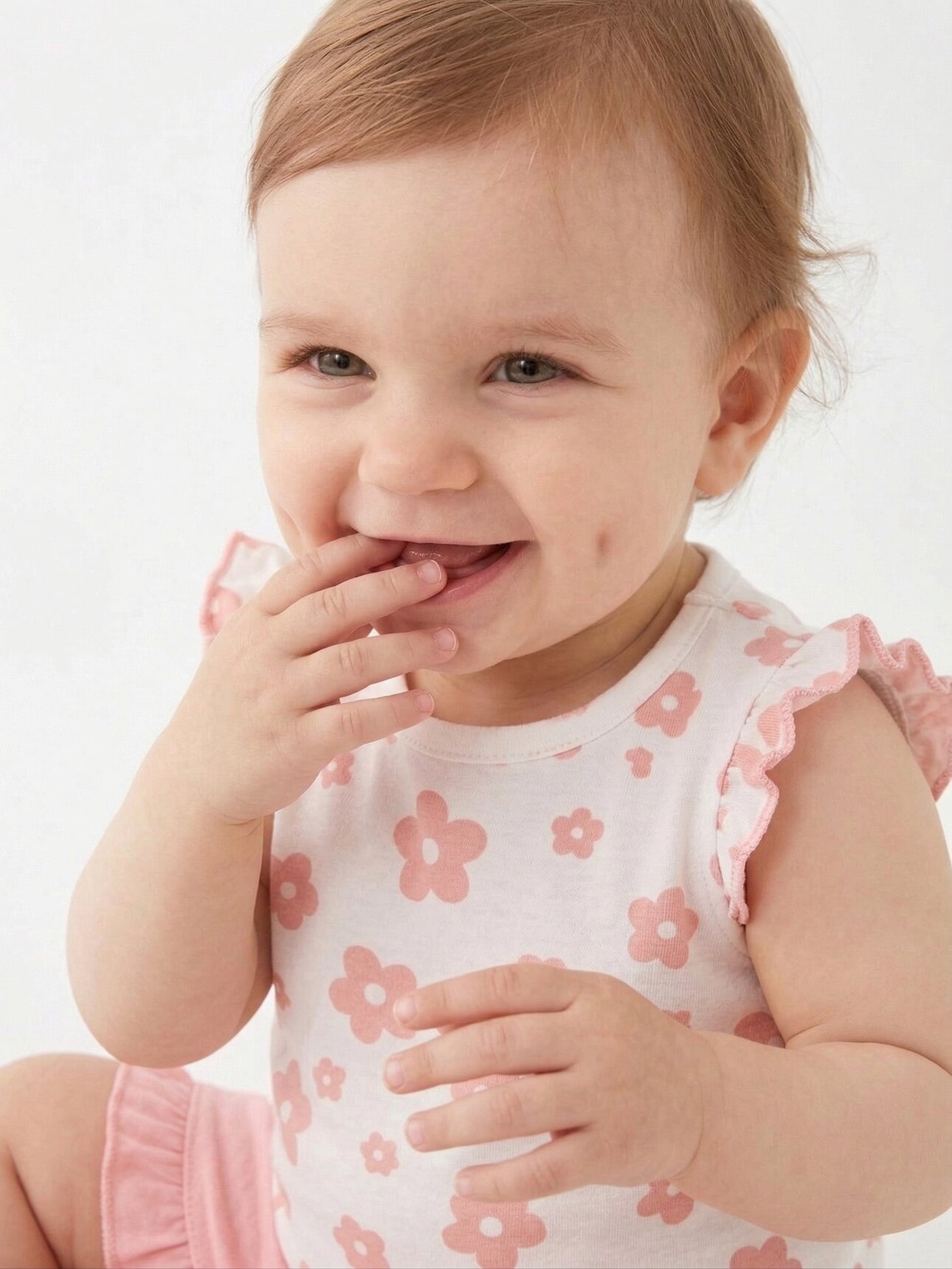 Pamuklu Çiçek Desenli Kız Bebek 2li Şortlu Takım