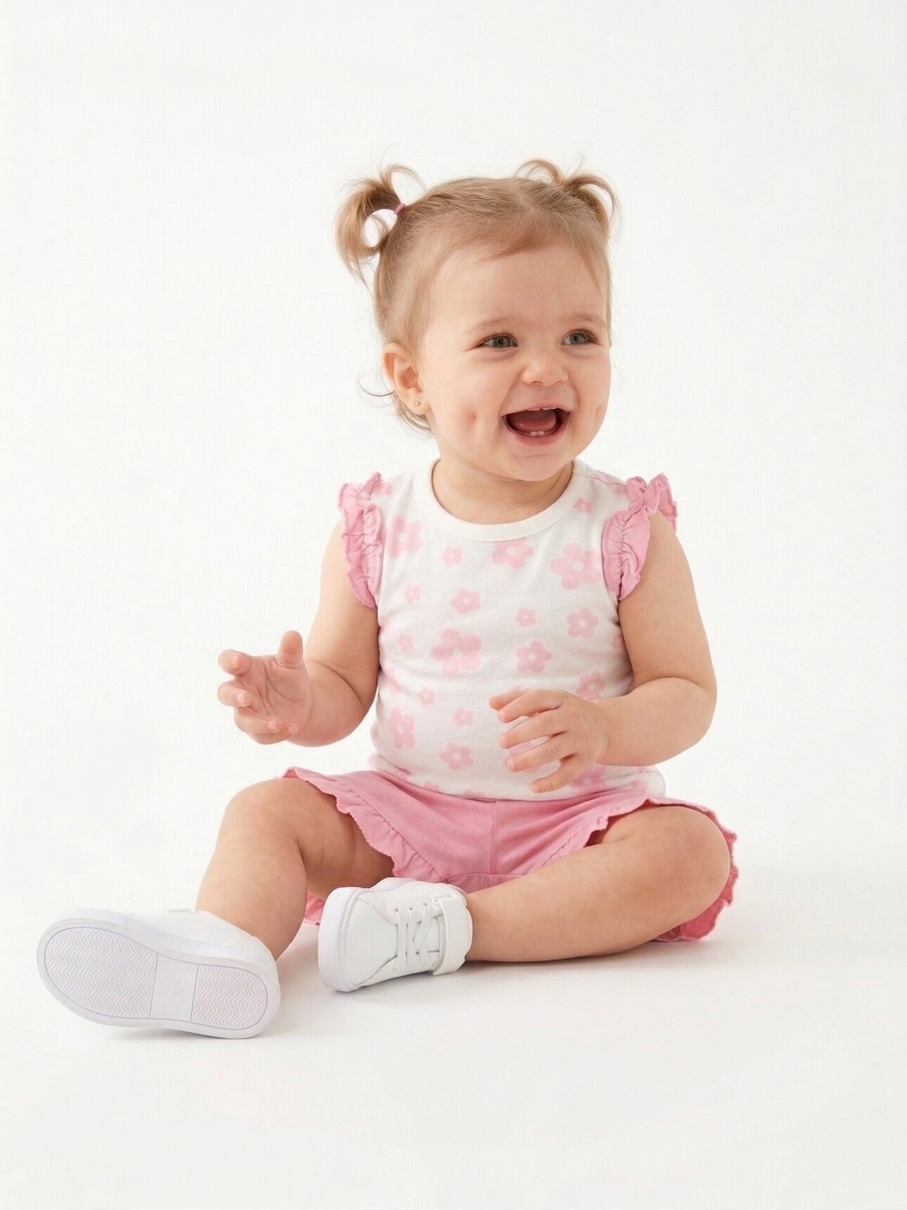 Pamuklu Çiçek Desenli Kız Bebek 2li Şortlu Takım