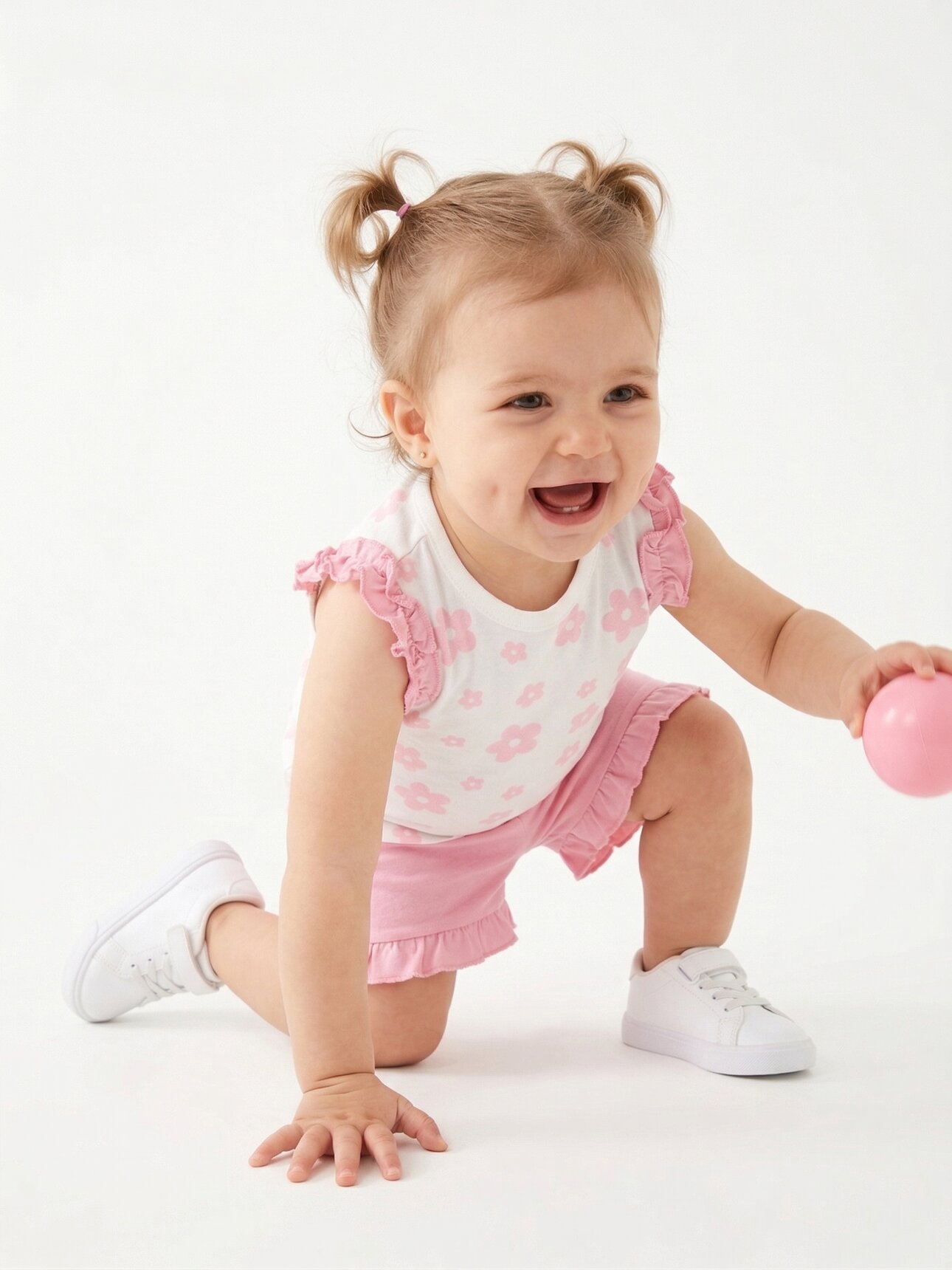 Pamuklu Çiçek Desenli Kız Bebek 2li Şortlu Takım