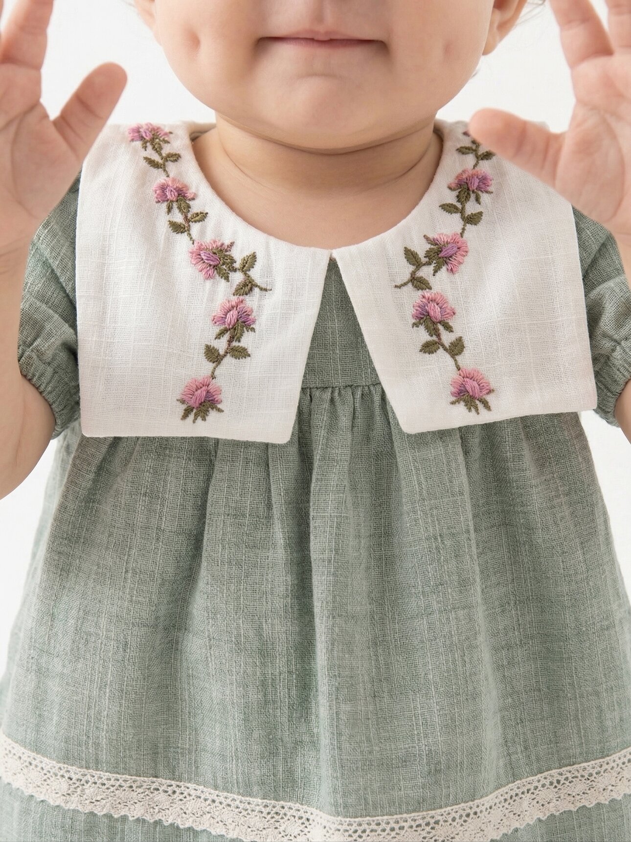 Organik Çiçek İşlemeli Kız Bebek  Elbise