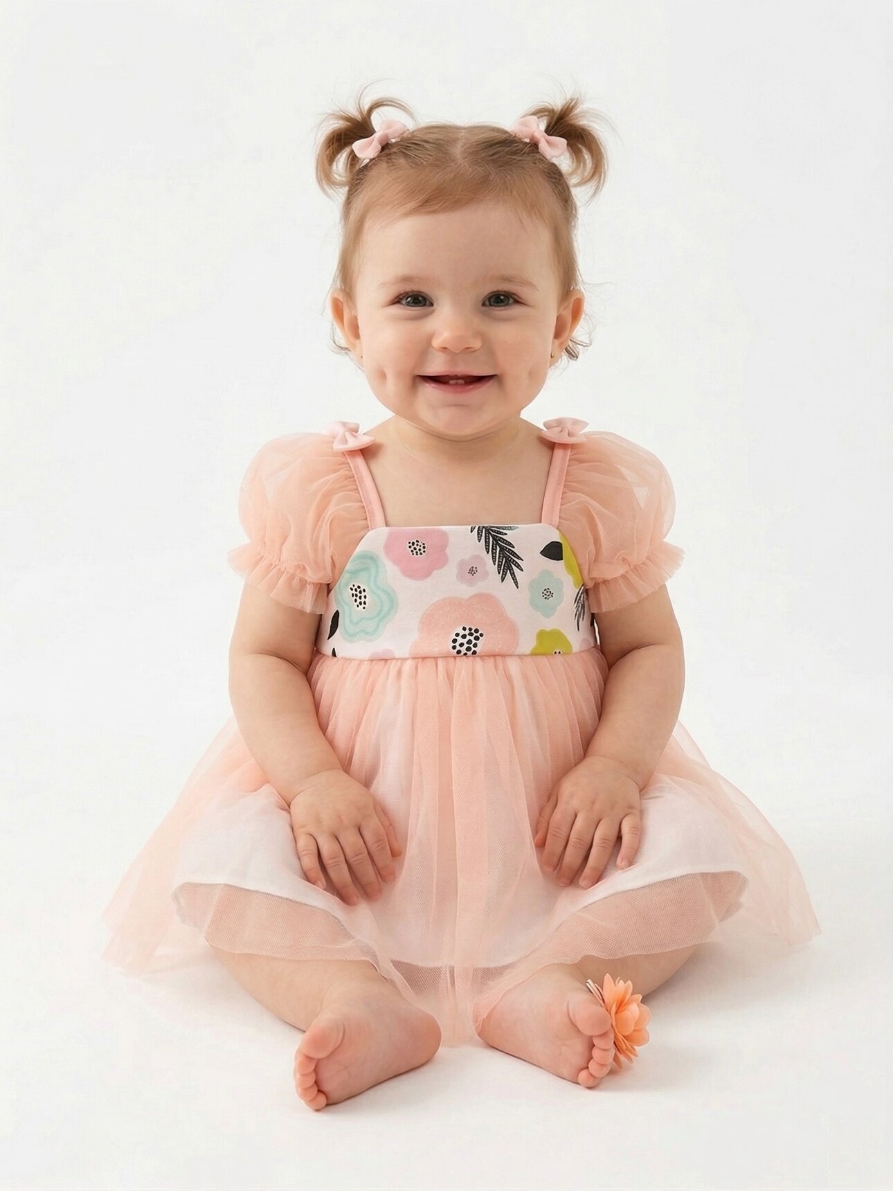 Organik Pamuklu Arkası Fiyonk Detaylı Çiçek Desenli Kız Bebek Elbise