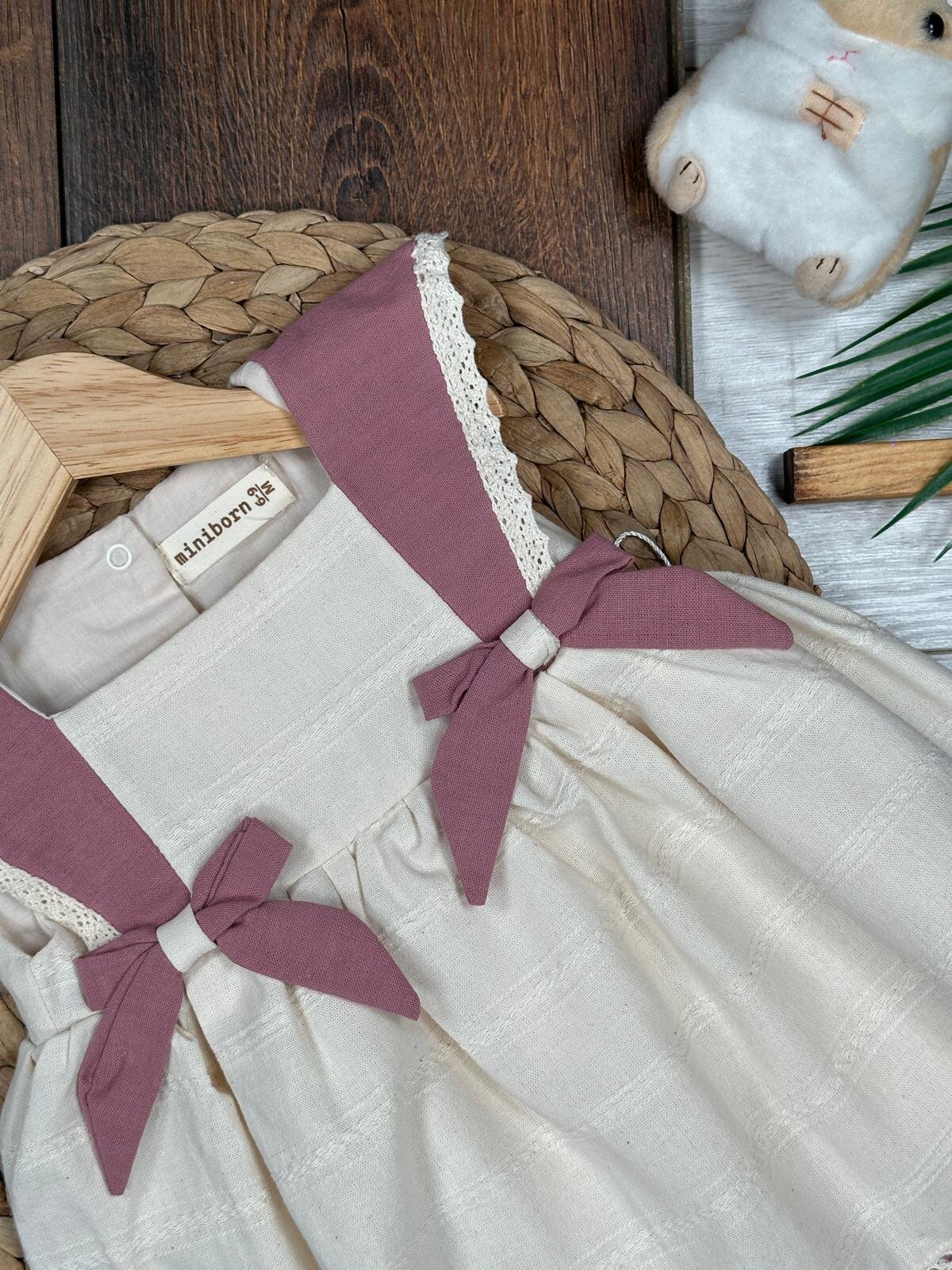 Organik Dantel Detaylı Kız Bebek Keten Elbise