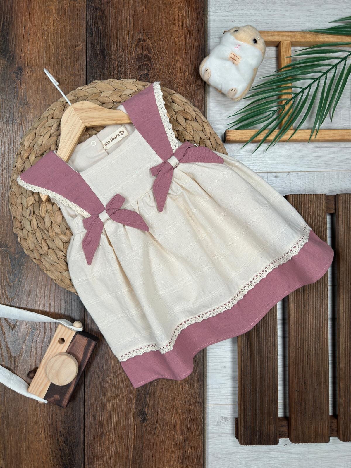 Organik Dantel Detaylı Kız Bebek Keten Elbise