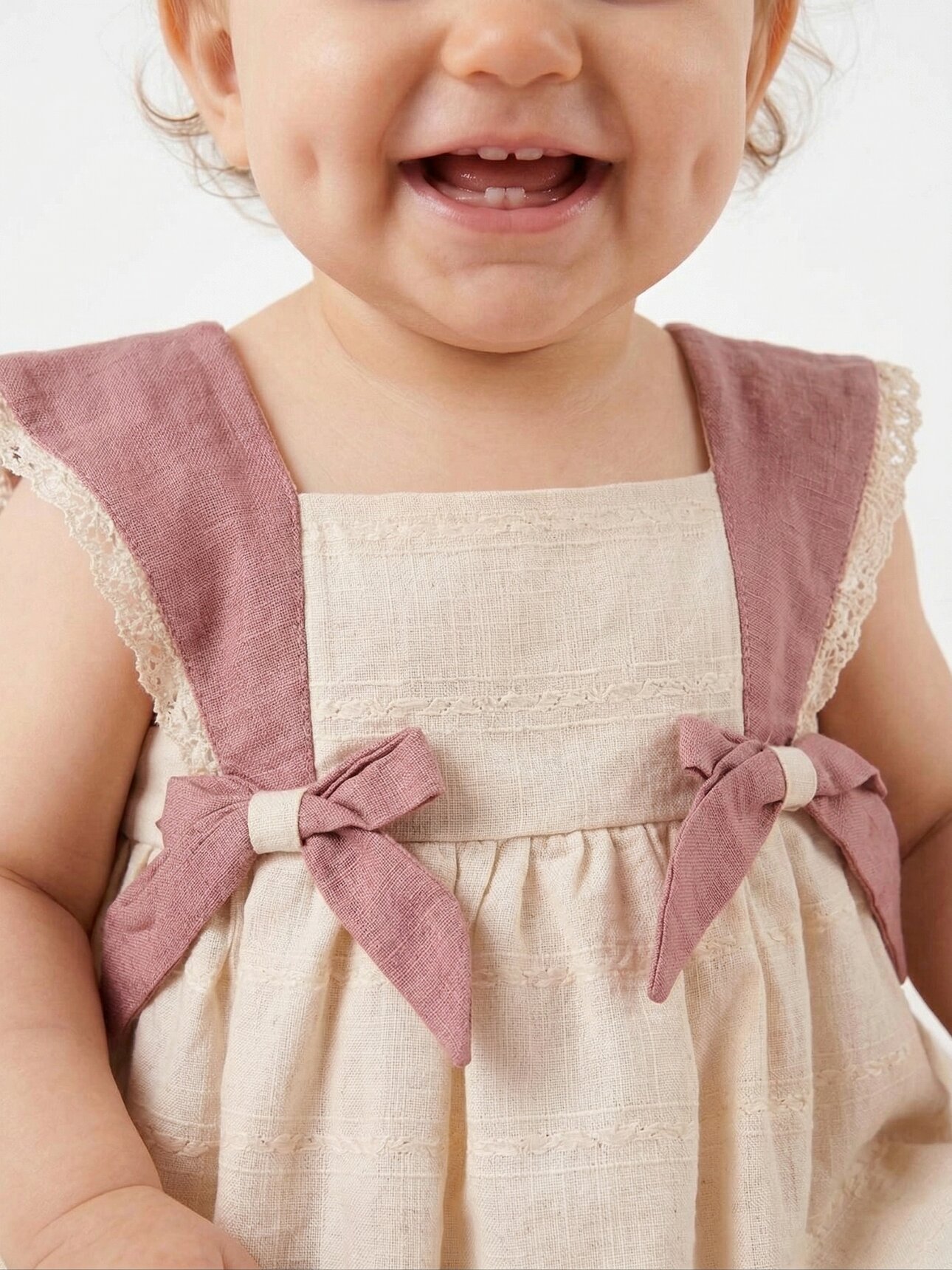 Organik Dantel Detaylı Kız Bebek Keten Elbise