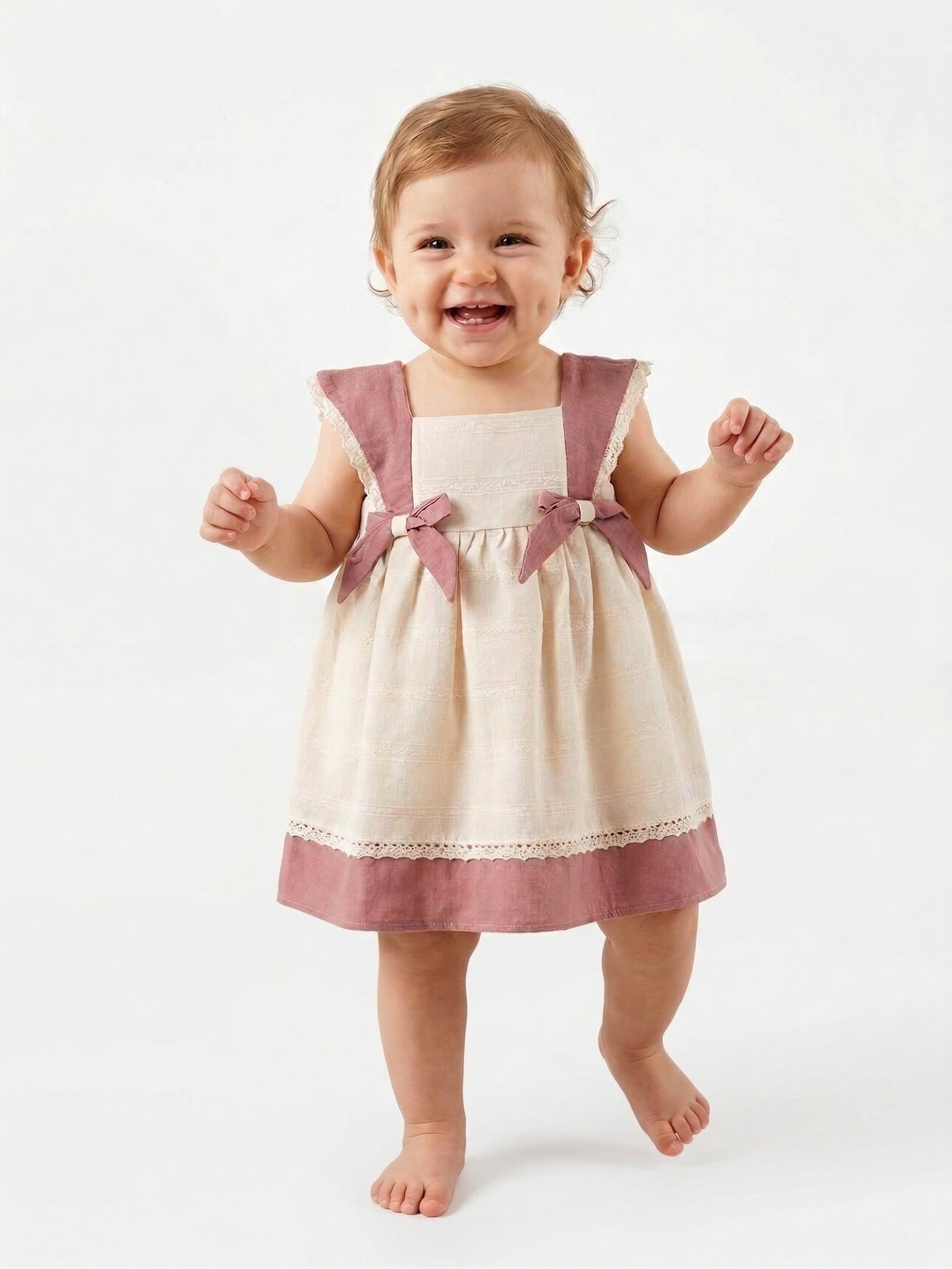 Organik Dantel Detaylı Kız Bebek Keten Elbise