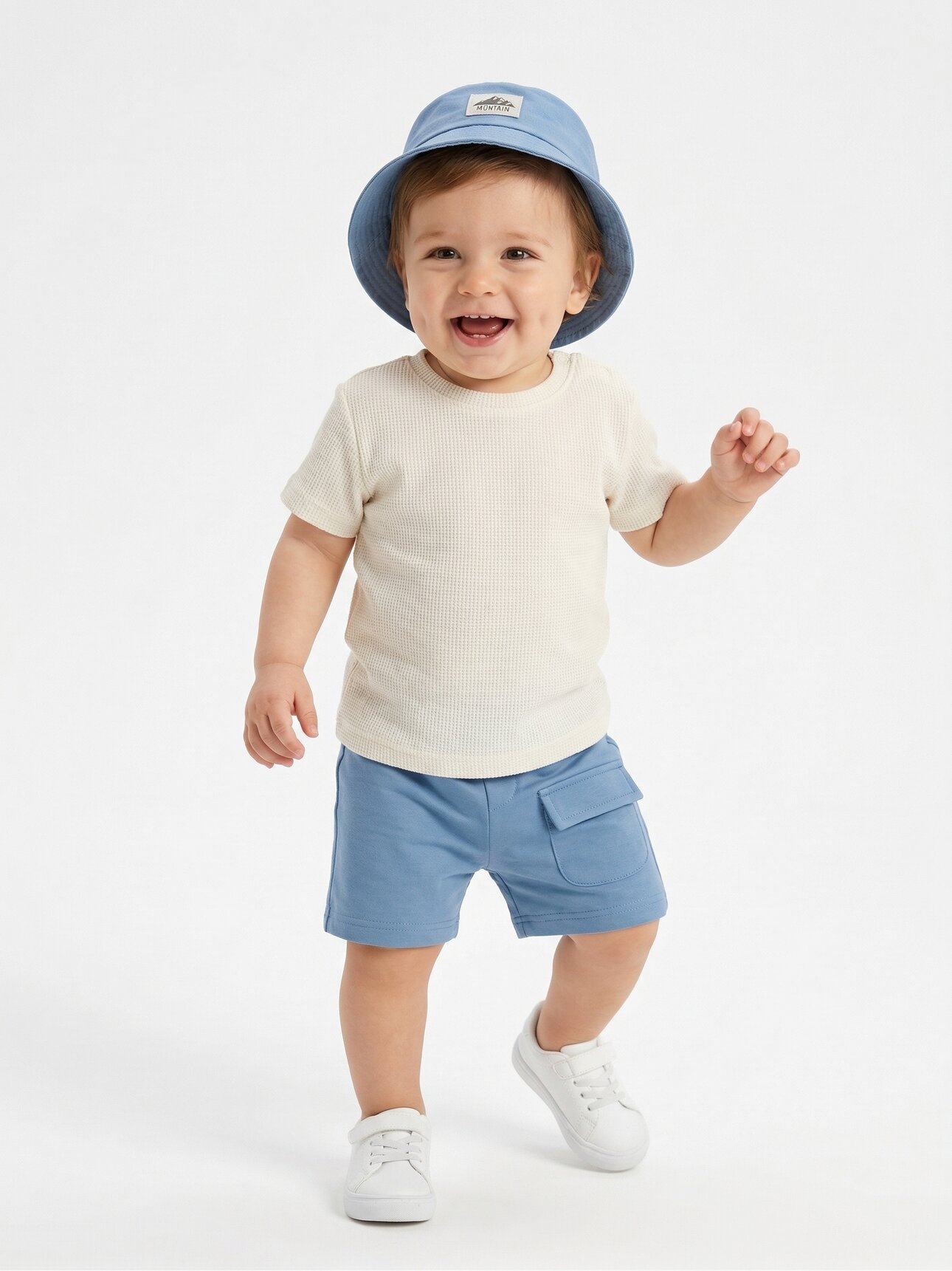Mavi Renk Şapkalı Şortlu Bebek Takım Cep Detaylı Şapkalı Bisiklet Yaka Erkek Bebek Takım