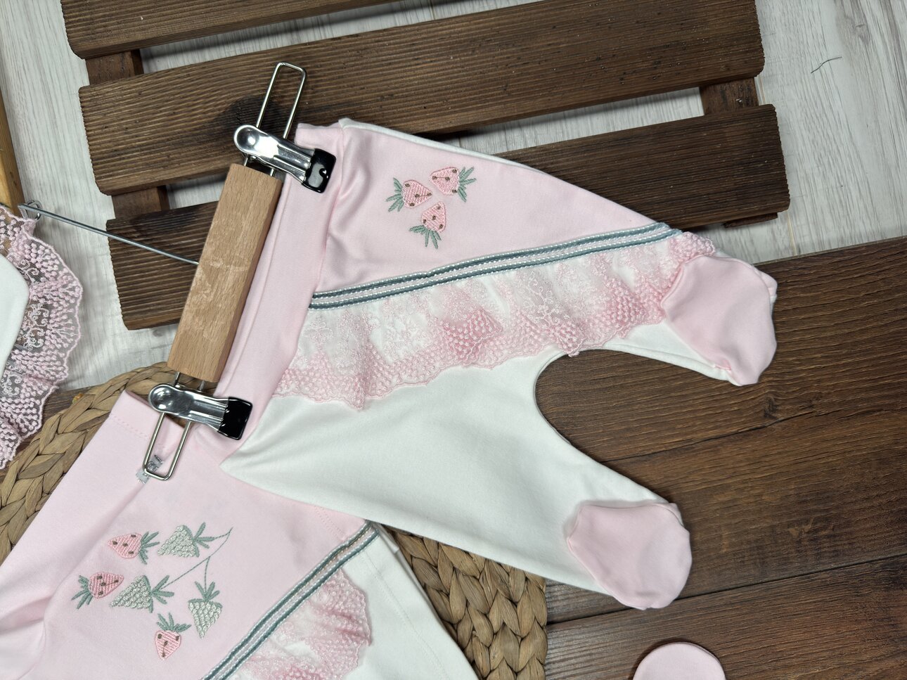 Yenidoğan Pamuk Nakış Detaylı 5li Kız Bebek Hastane Çıkış Seti