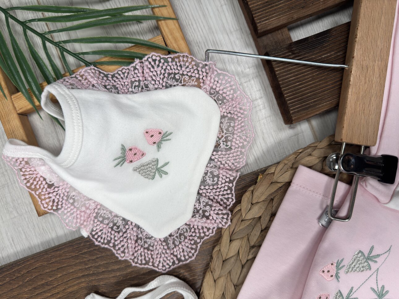 Yenidoğan Pamuk Nakış Detaylı 5li Kız Bebek Hastane Çıkış Seti