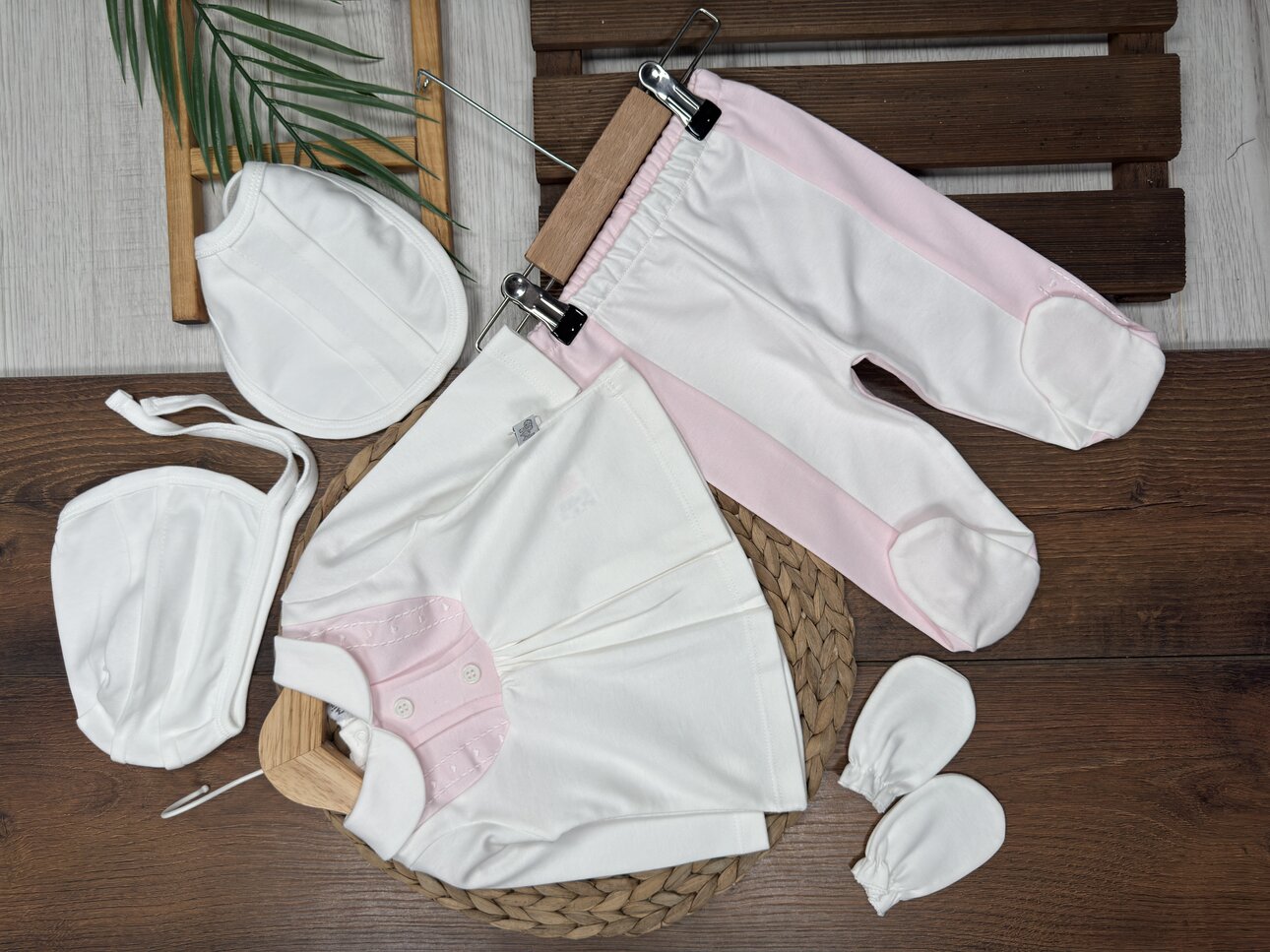 Pamuklu Bebe Yaka Sırtı Boydan Çıtçıtlı Kız Bebek 5li Hastane Çıkışı