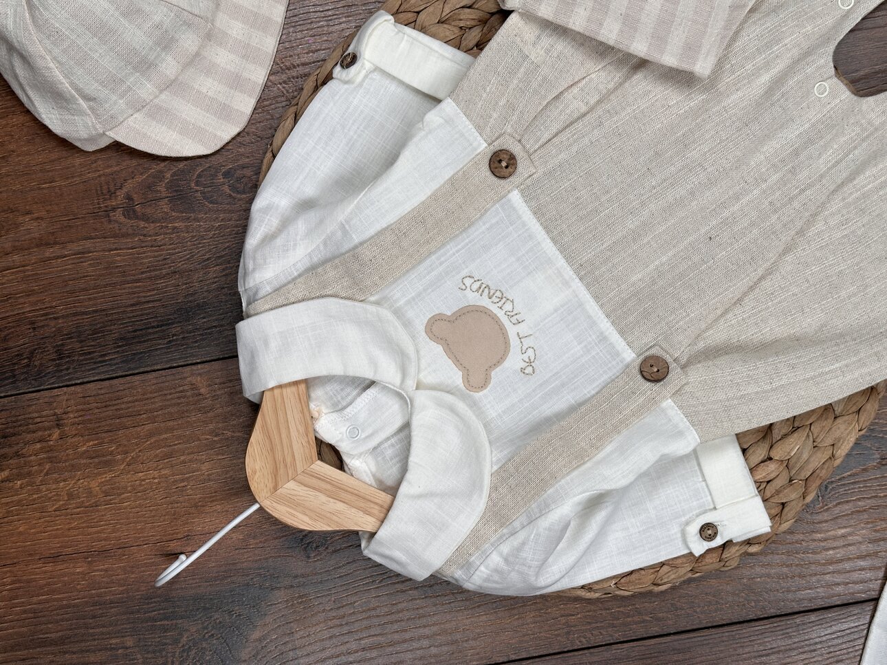 Organik Dokuma Kumaş Şapkalı Pamuk Sevimli Ayıcık Detaylı Erkek Bebek 3lü Takım