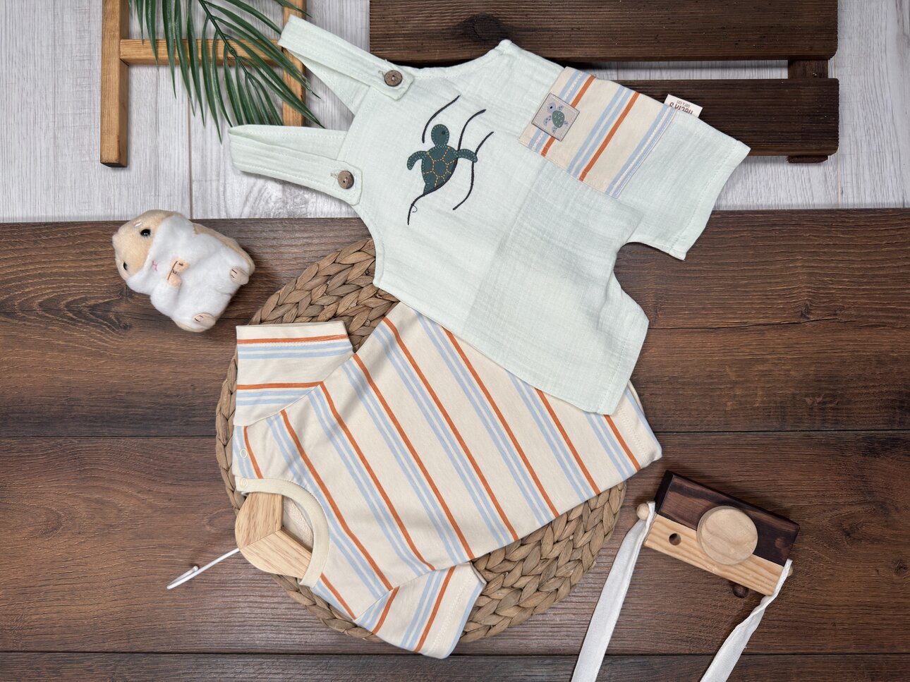 Pamuklu Kaplumbağa Desenli  Müslin 2li Erkek Bebek Tulum Salopet