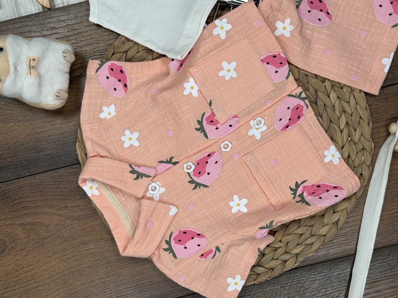 Pamuklu Çilek Desenli Müslin 3lü Kız Bebek  Şortlu Takım